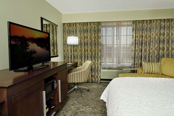  - Hampton Inn & Suites Rockville Centre