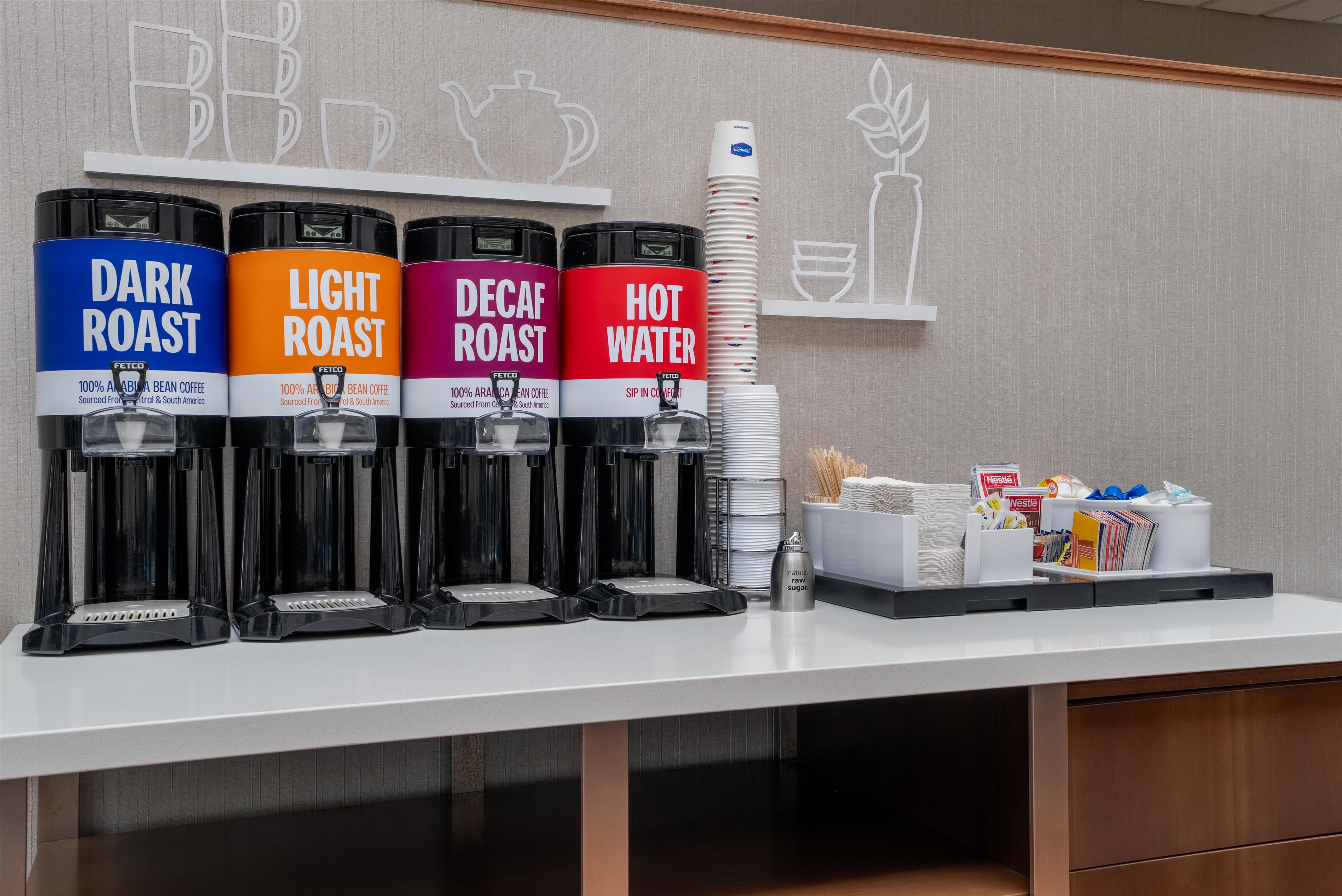 Restaurant | Hampton Inn & Suites Rockville Centre