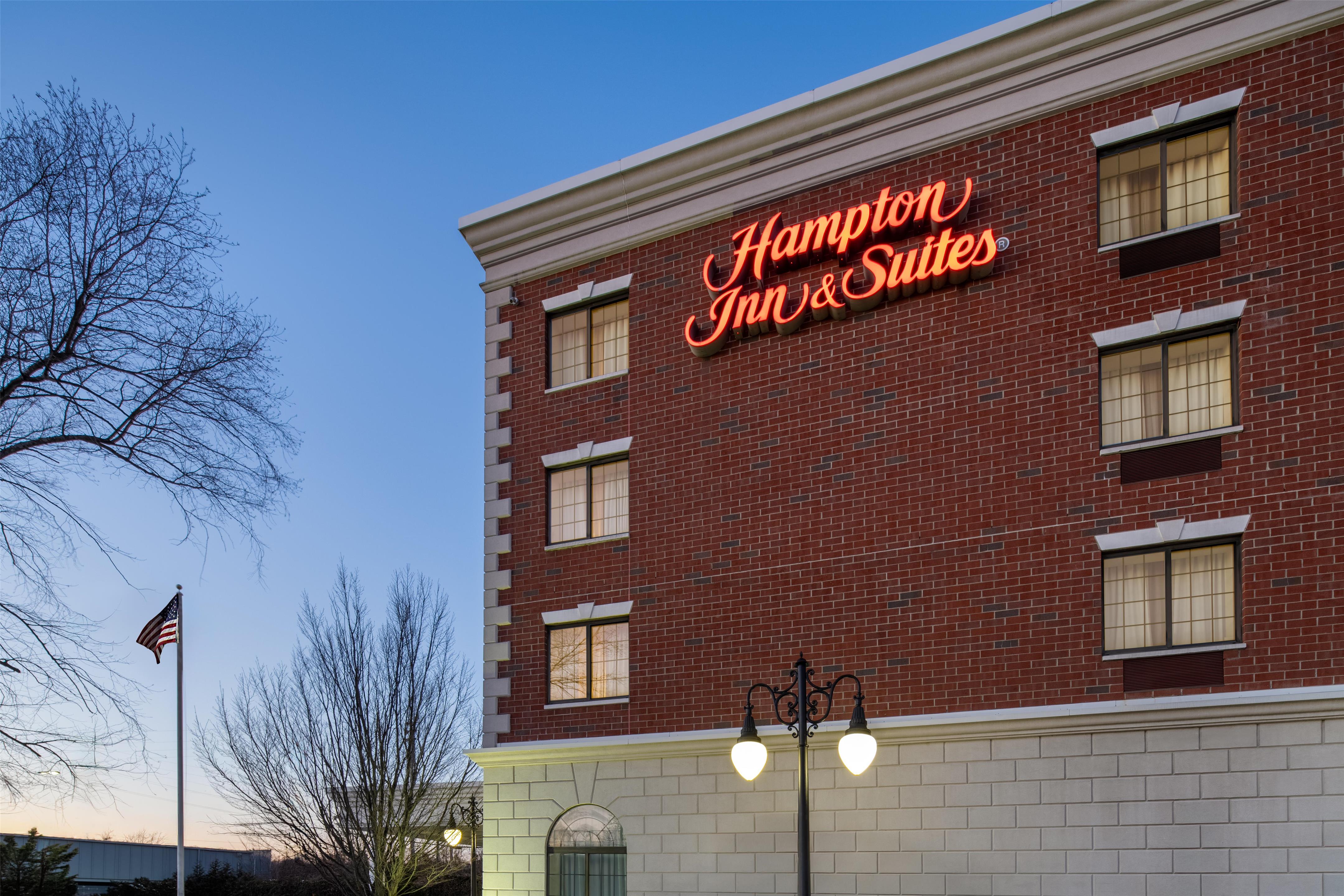 Exterior | Hampton Inn & Suites Rockville Centre