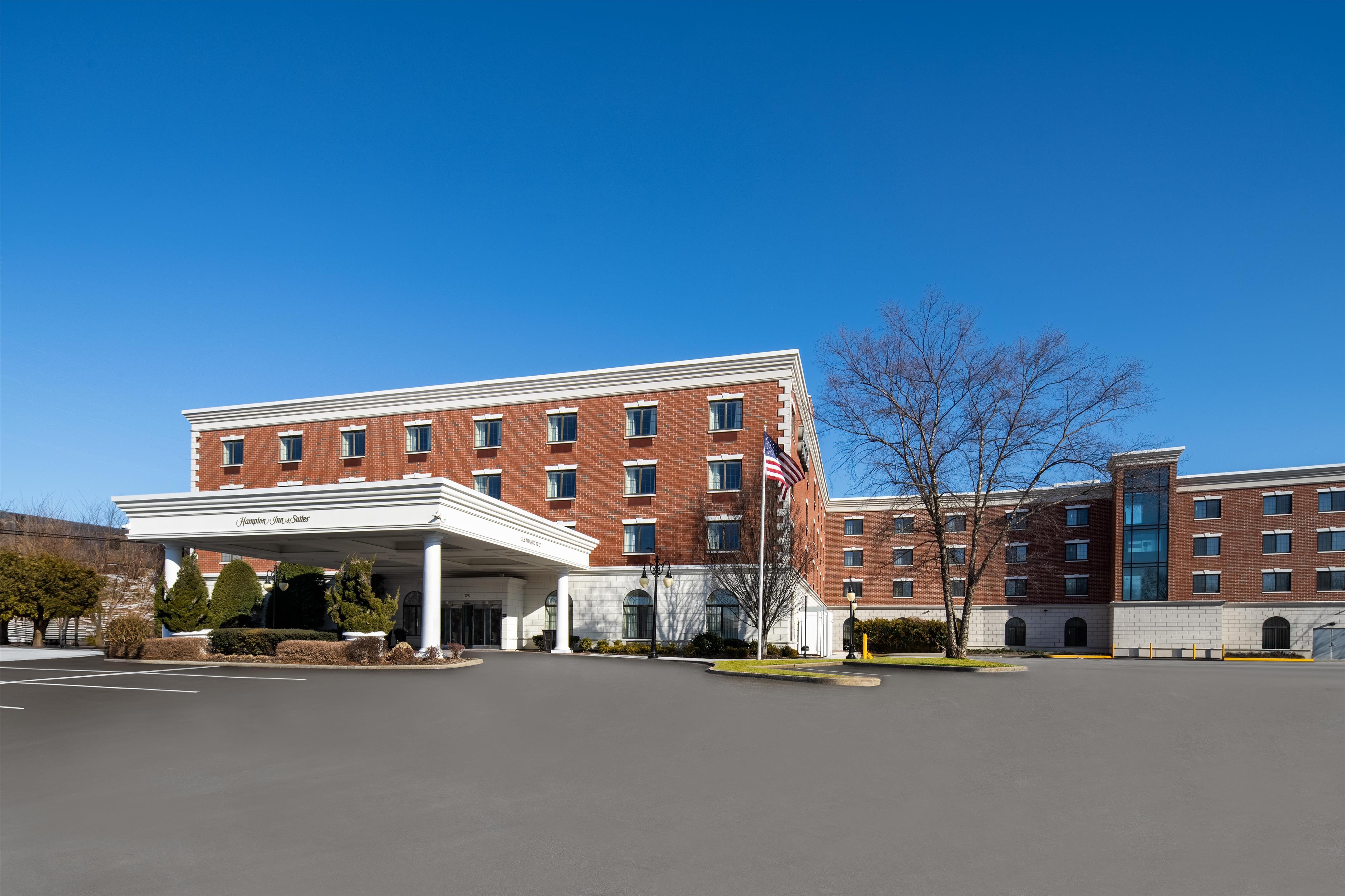 Exterior | Hampton Inn & Suites Rockville Centre