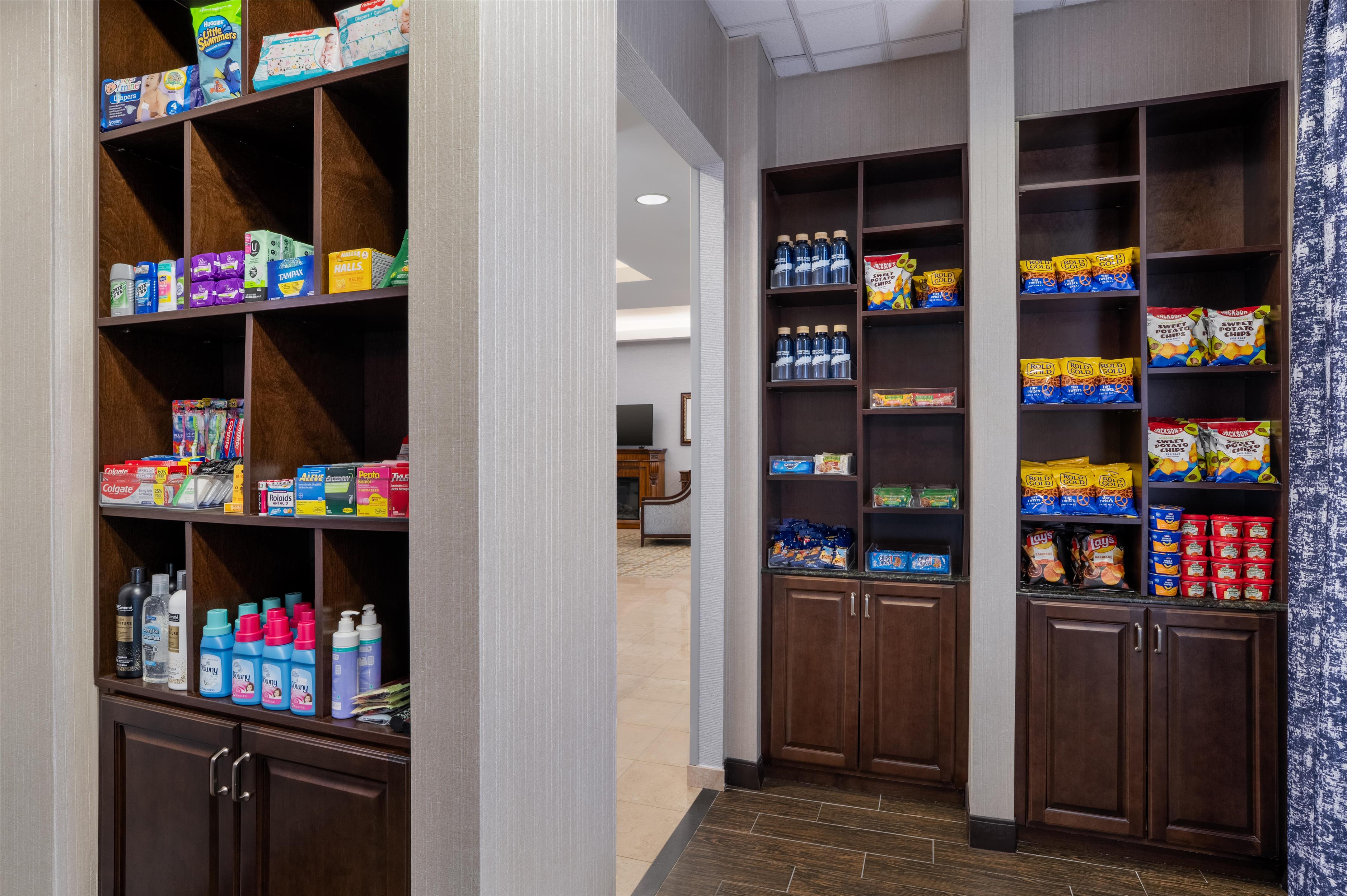 Restaurant | Hampton Inn & Suites Rockville Centre
