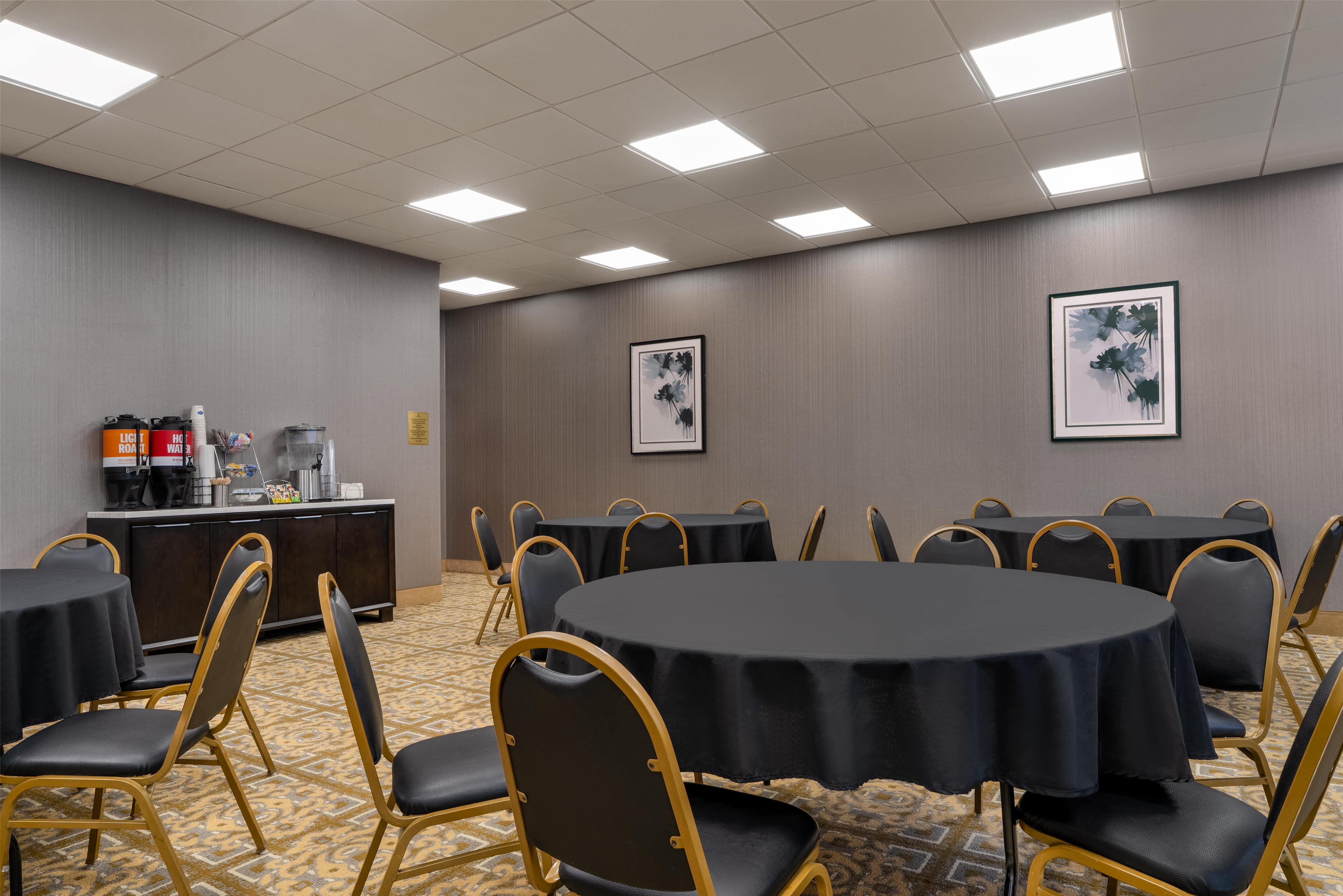 Meeting Room | Hampton Inn & Suites Rockville Centre