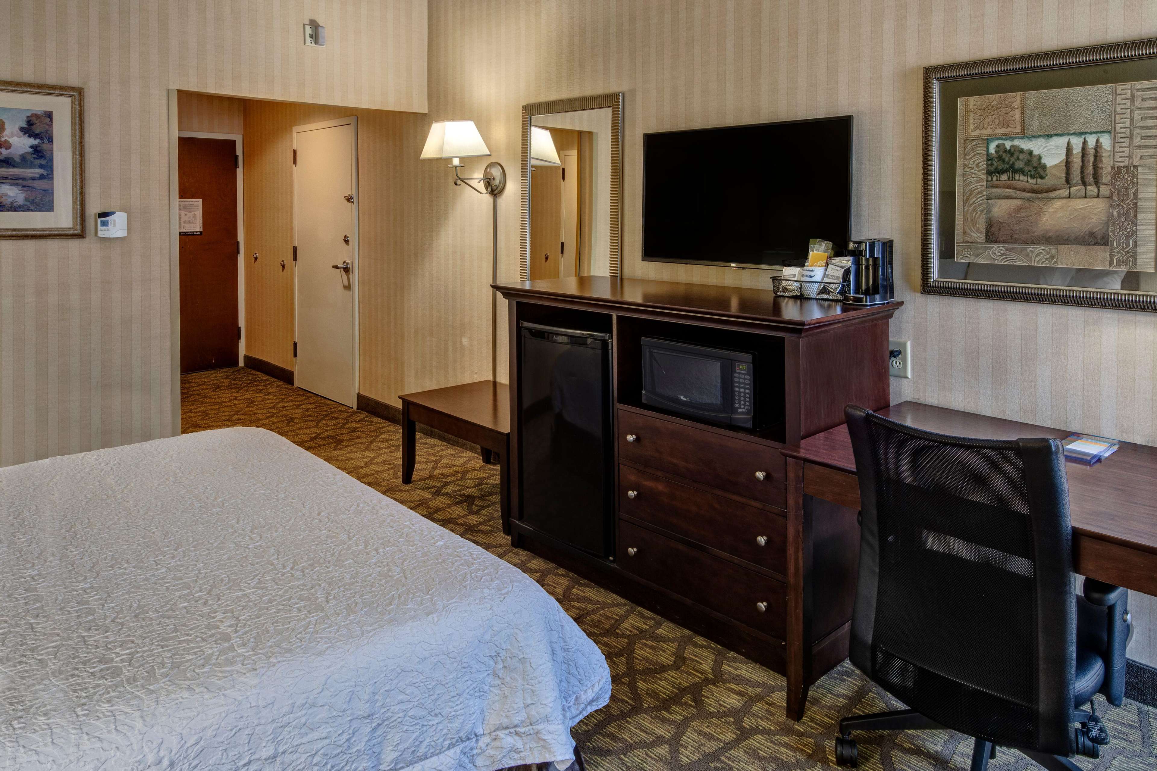 Hampton Inn by Hilton Rocky Mount Room Type - 1KNG MOB HEAR ACC W TUB NS