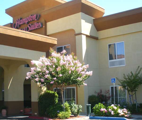 Exterior view - Hampton Inn & Suites Sacramento