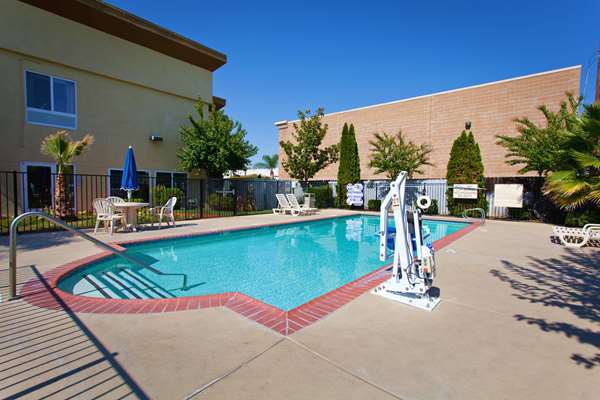 Pool - Hampton Inn & Suites Sacramento