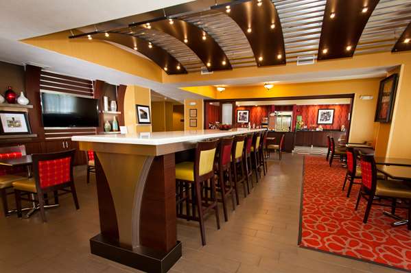 Restaurant - Hampton Inn & Suites Sacramento