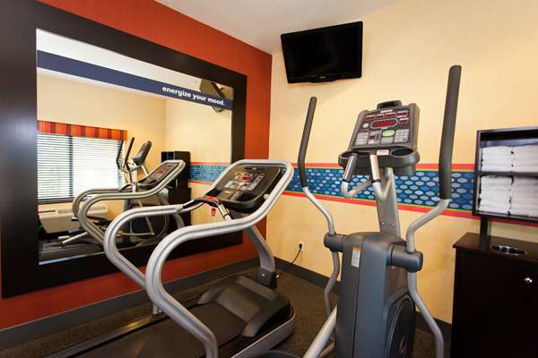 Fitness/ Exercise Room - Hampton Inn & Suites Sacramento