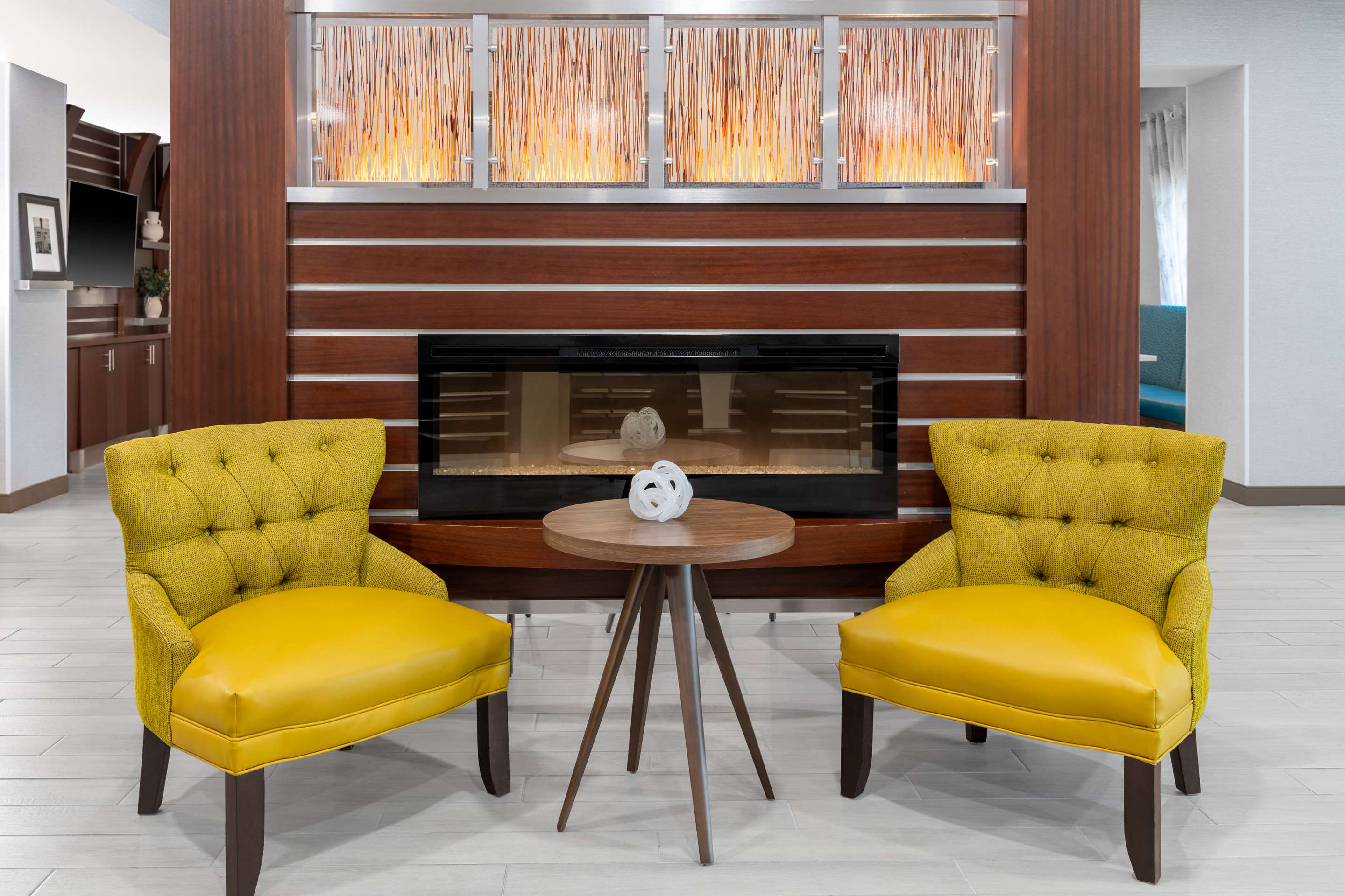 Lobby | Hampton Inn & Suites Sacramento-Cal Expo
