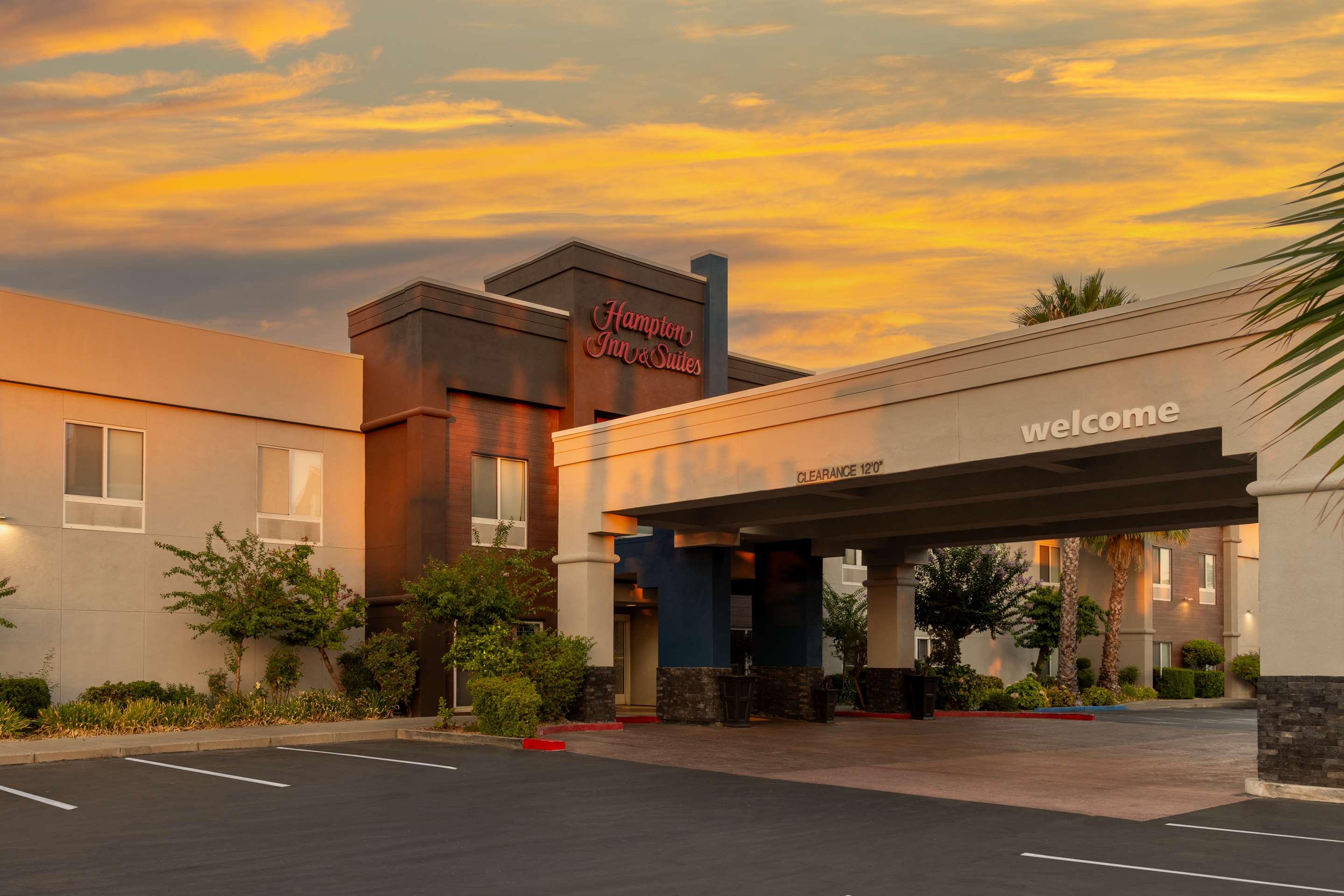 Exterior | Hampton Inn & Suites Sacramento-Cal Expo