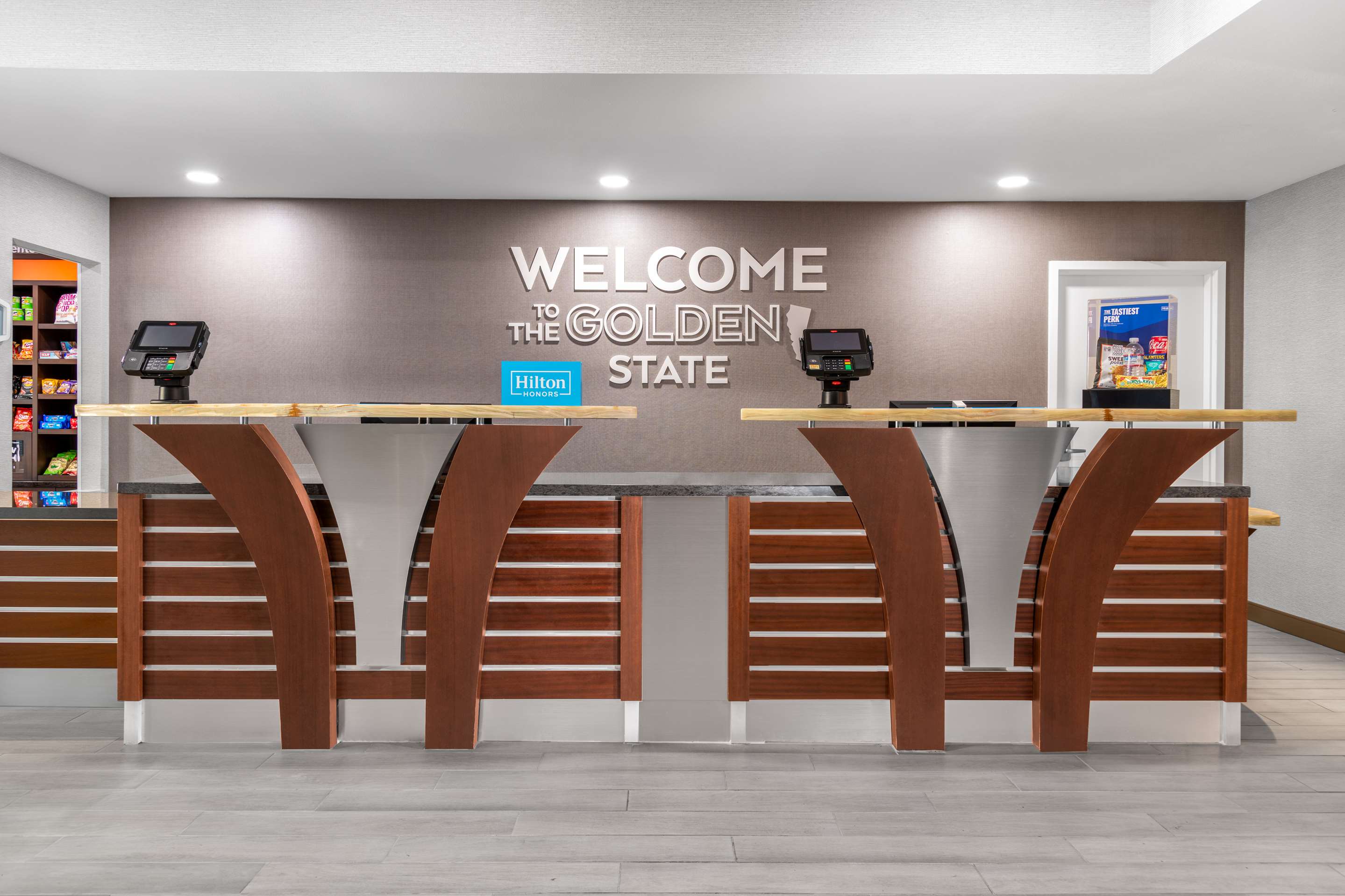 Reception | Hampton Inn & Suites Sacramento-Cal Expo