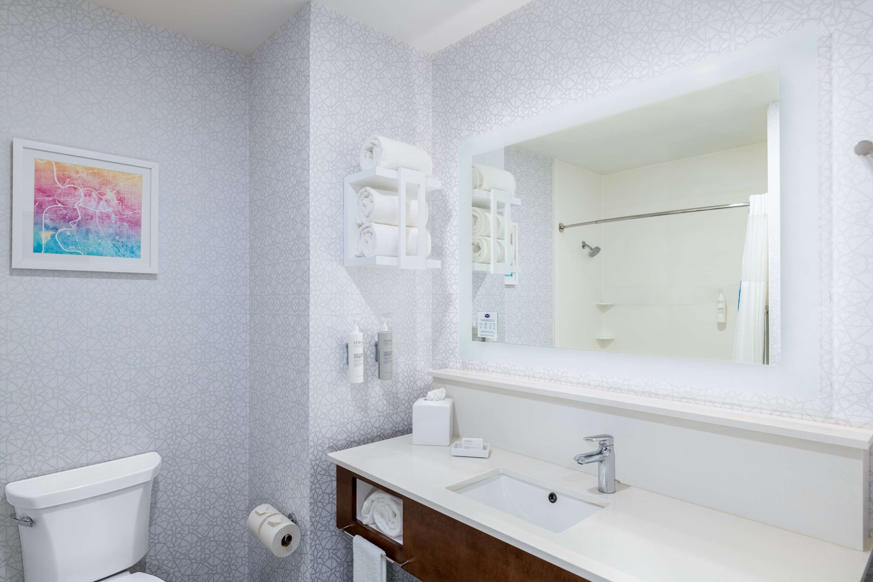 Guest room bath