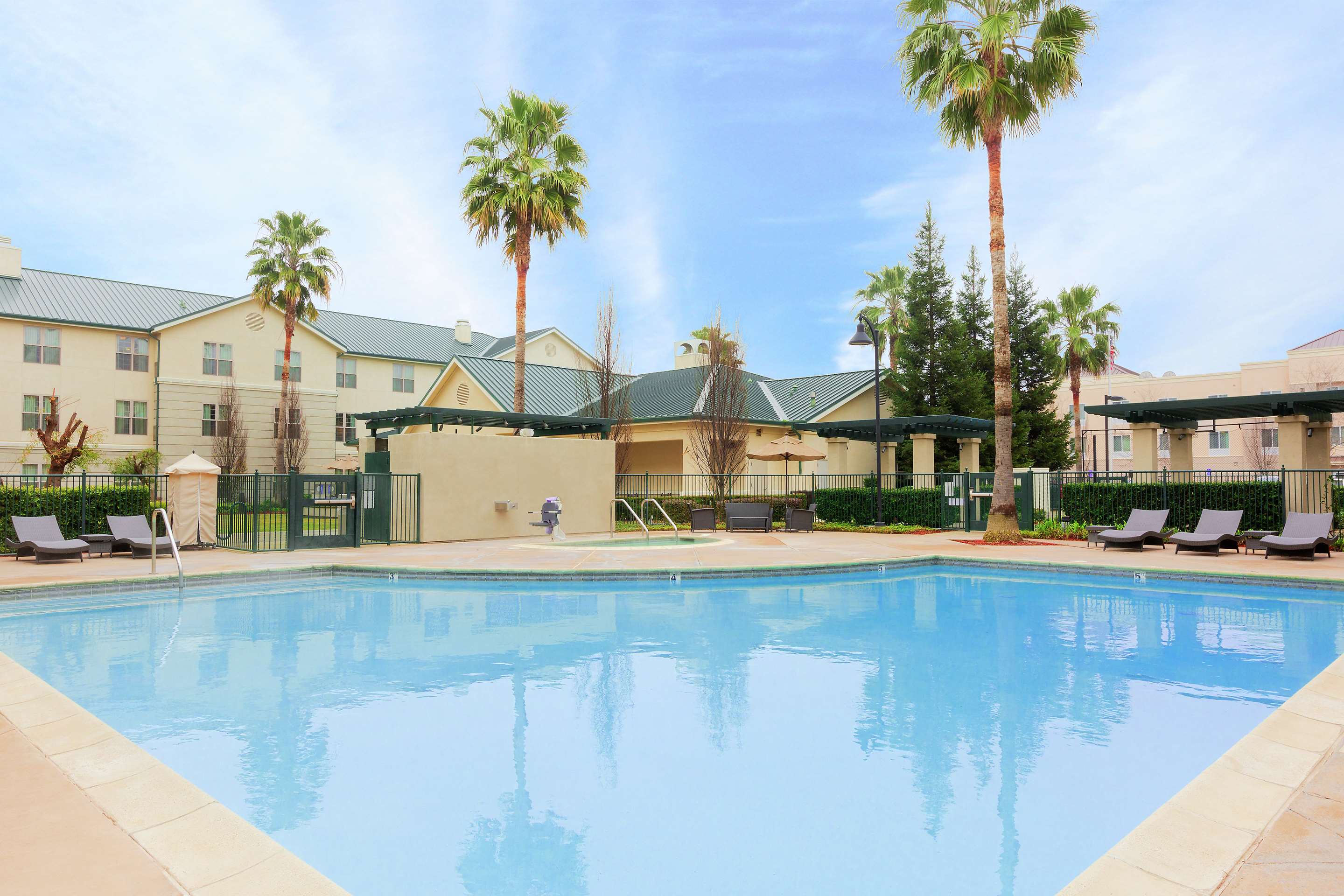 Pool | Homewood Suites By Hilton Sacramento Airport - Natomas