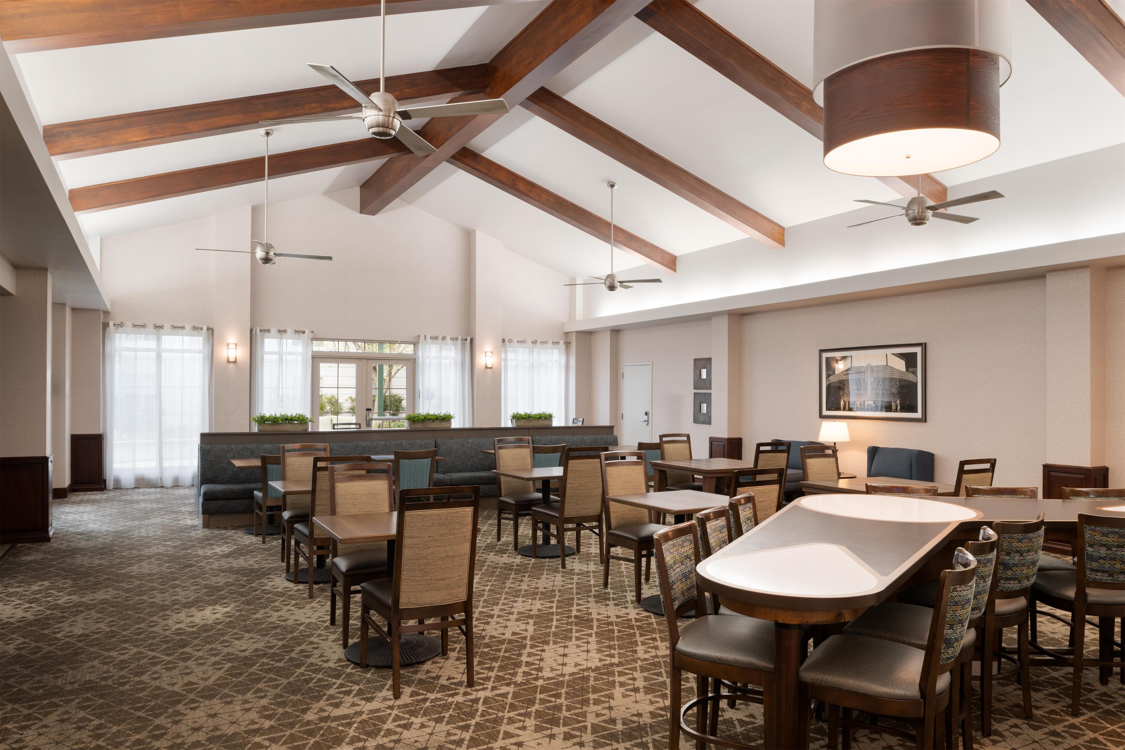 Lobby | Homewood Suites By Hilton Sacramento Airport - Natomas