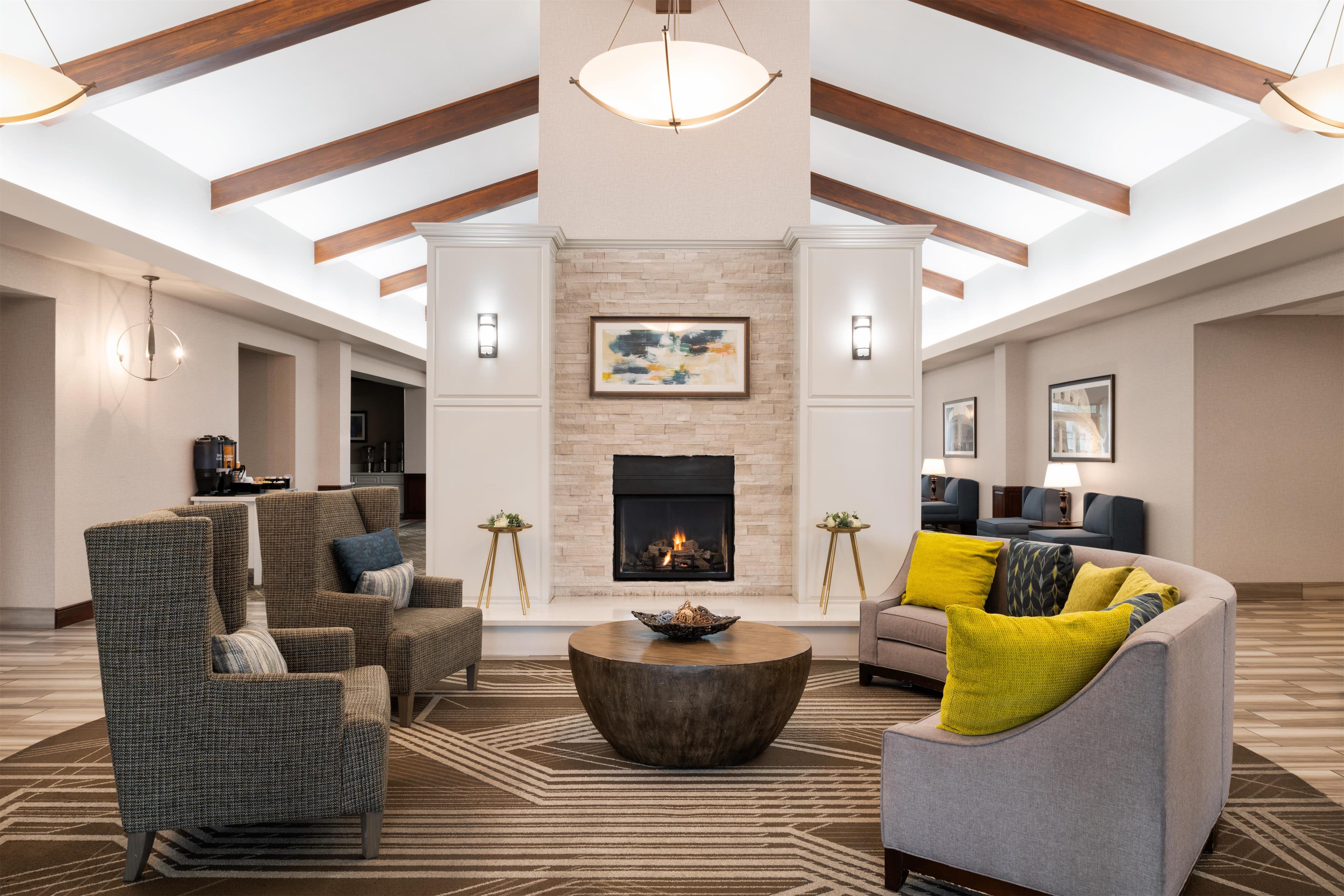 Lobby | Homewood Suites By Hilton Sacramento Airport - Natomas