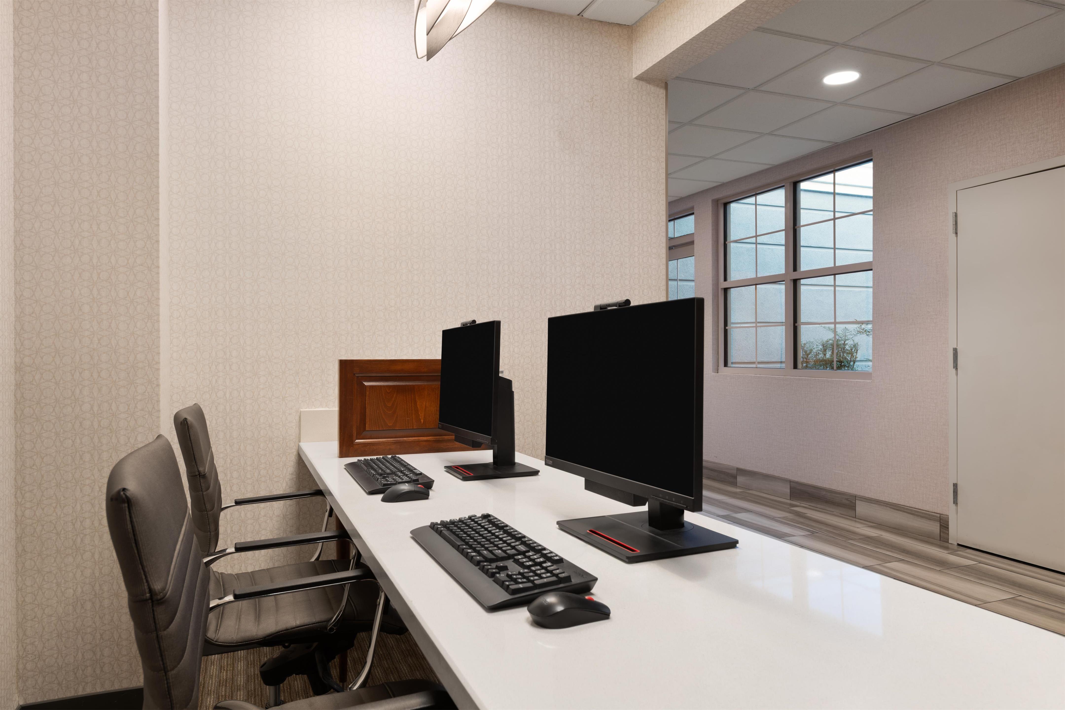 Business Center | Homewood Suites By Hilton Sacramento Airport - Natomas