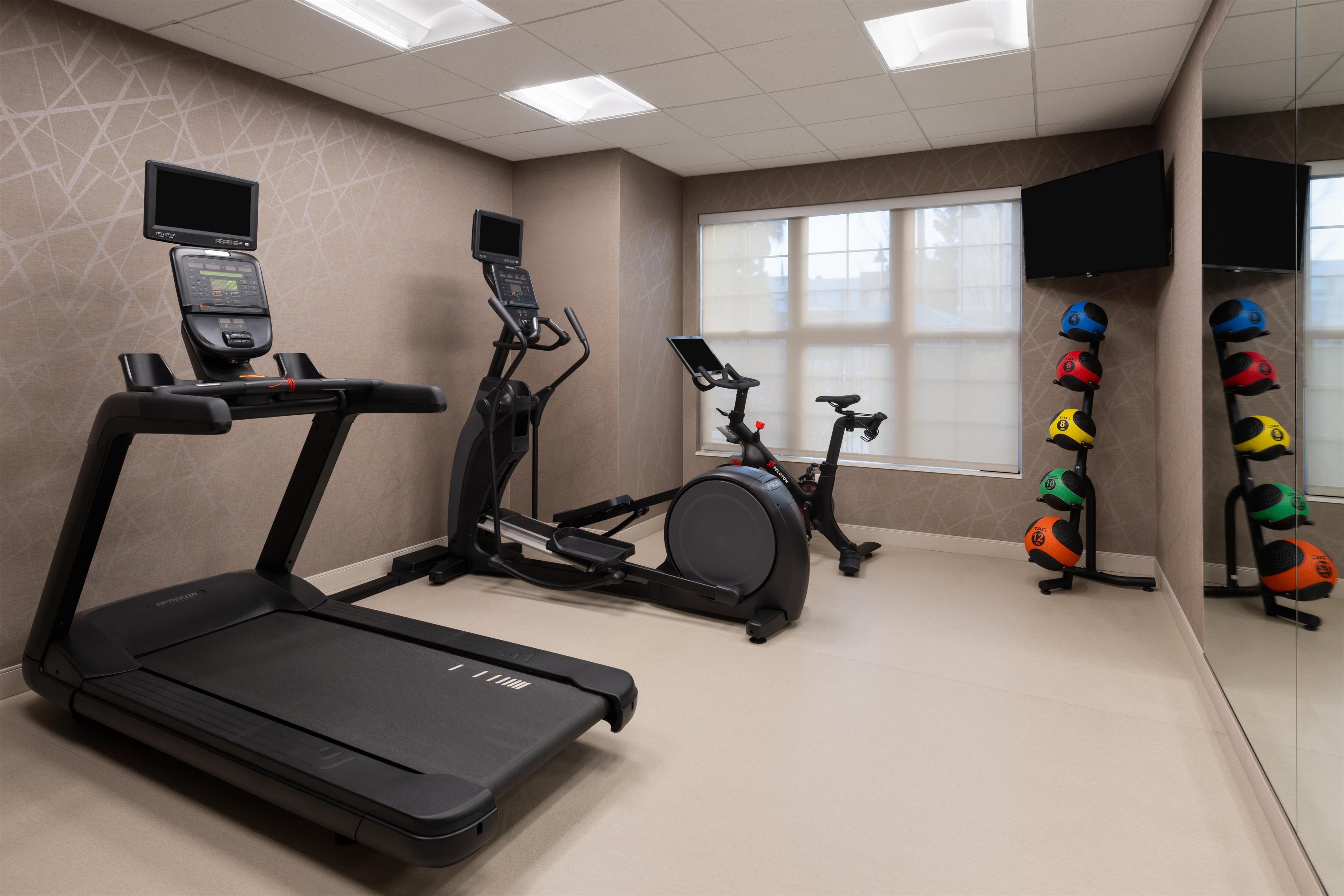Health club fitness center gym | Homewood Suites By Hilton Sacramento Airport - Natomas