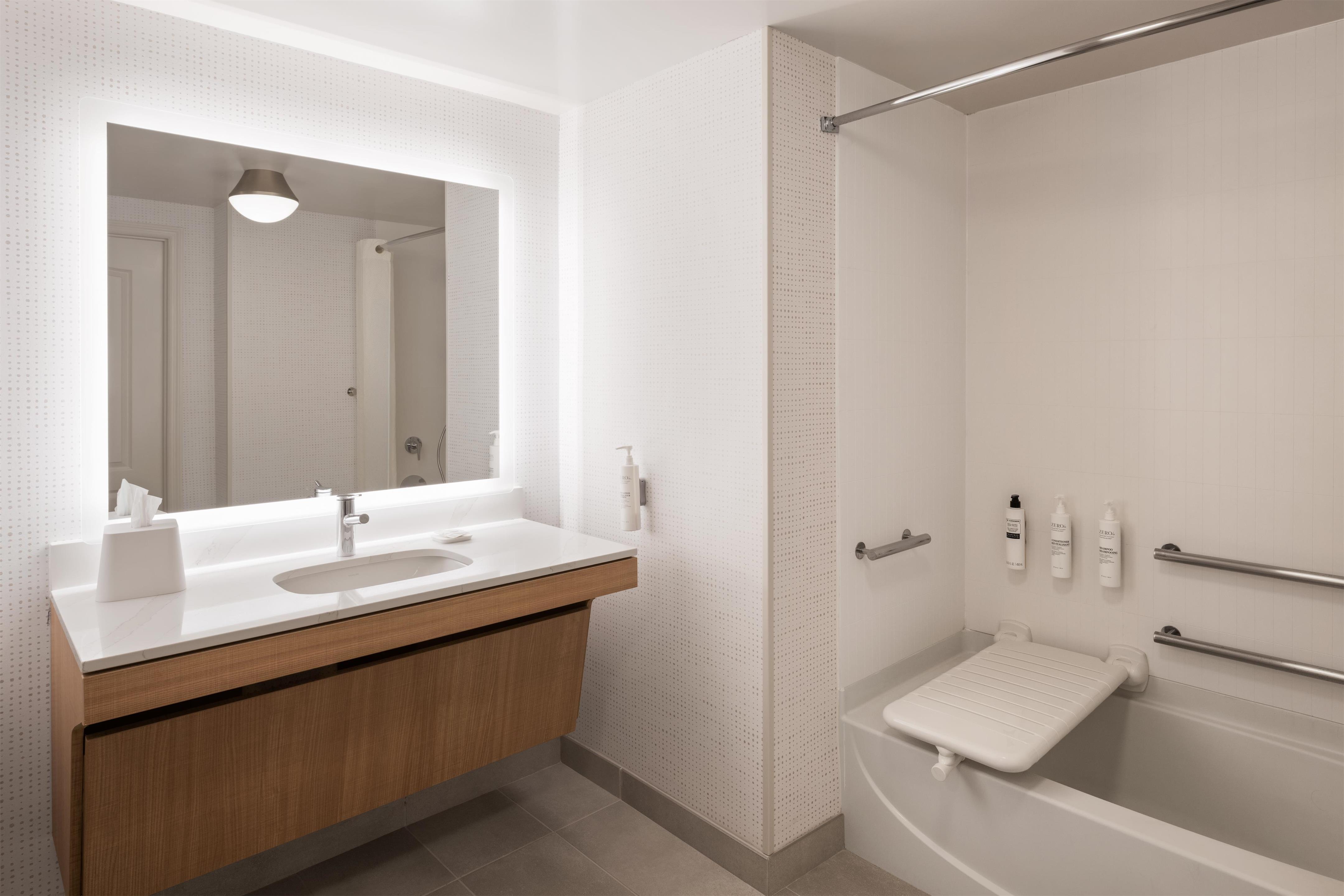 Guest room bath