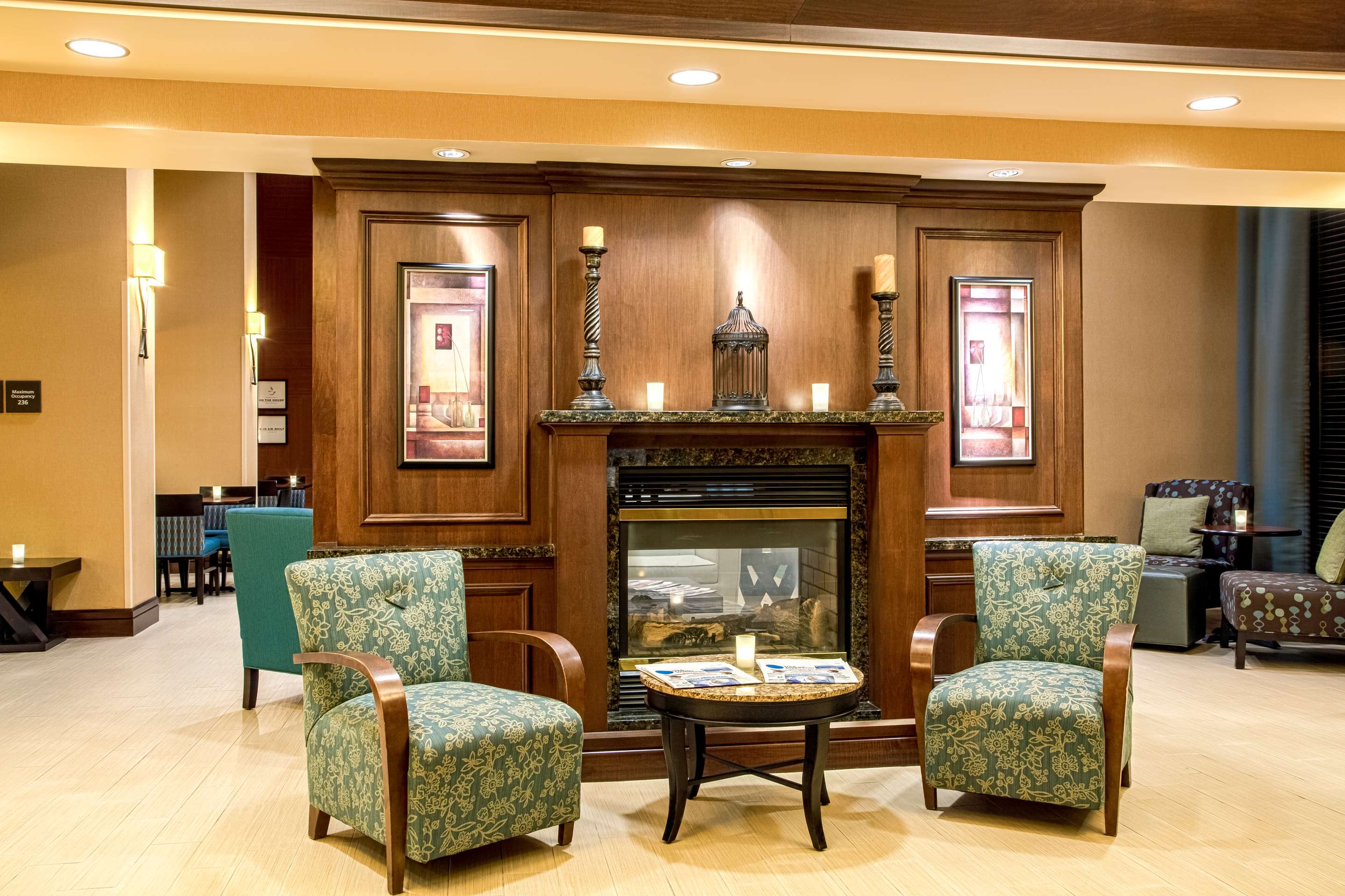 BarLounge | Hampton Inn & Suites Sacramento-Elk Grove Laguna I-5