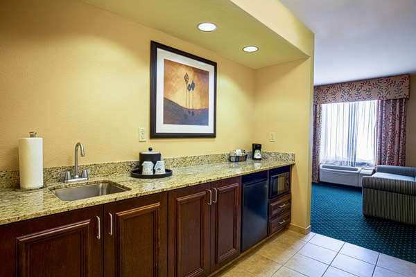  - Hampton Inn & Suites Elk Grove - I-5, Exit 508