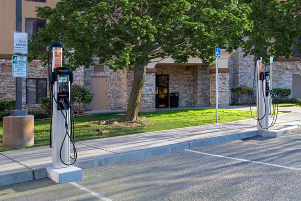  - Hampton Inn & Suites Elk Grove - I-5, Exit 508