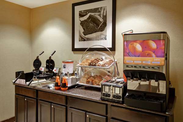 Restaurant - Hampton Inn & Suites Folsom