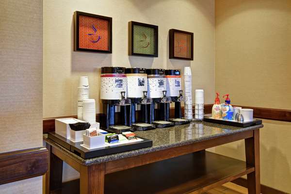 Restaurant - Hampton Inn & Suites Folsom