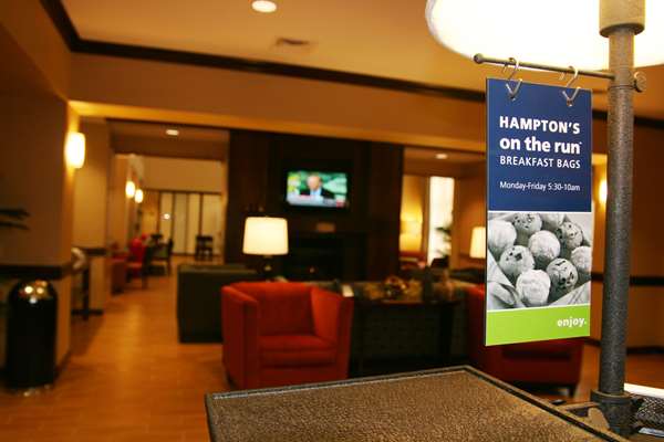 Restaurant - Hampton Inn & Suites Folsom
