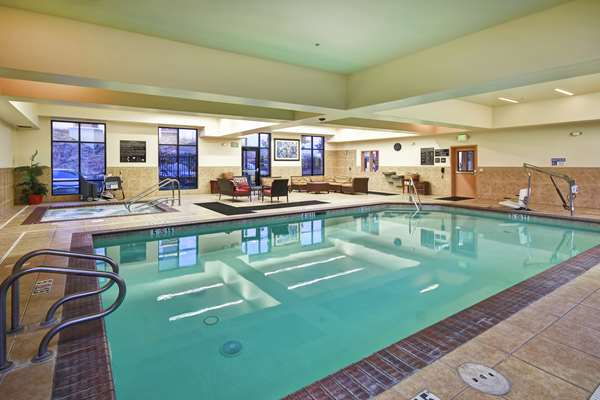 Pool - Hampton Inn & Suites Folsom