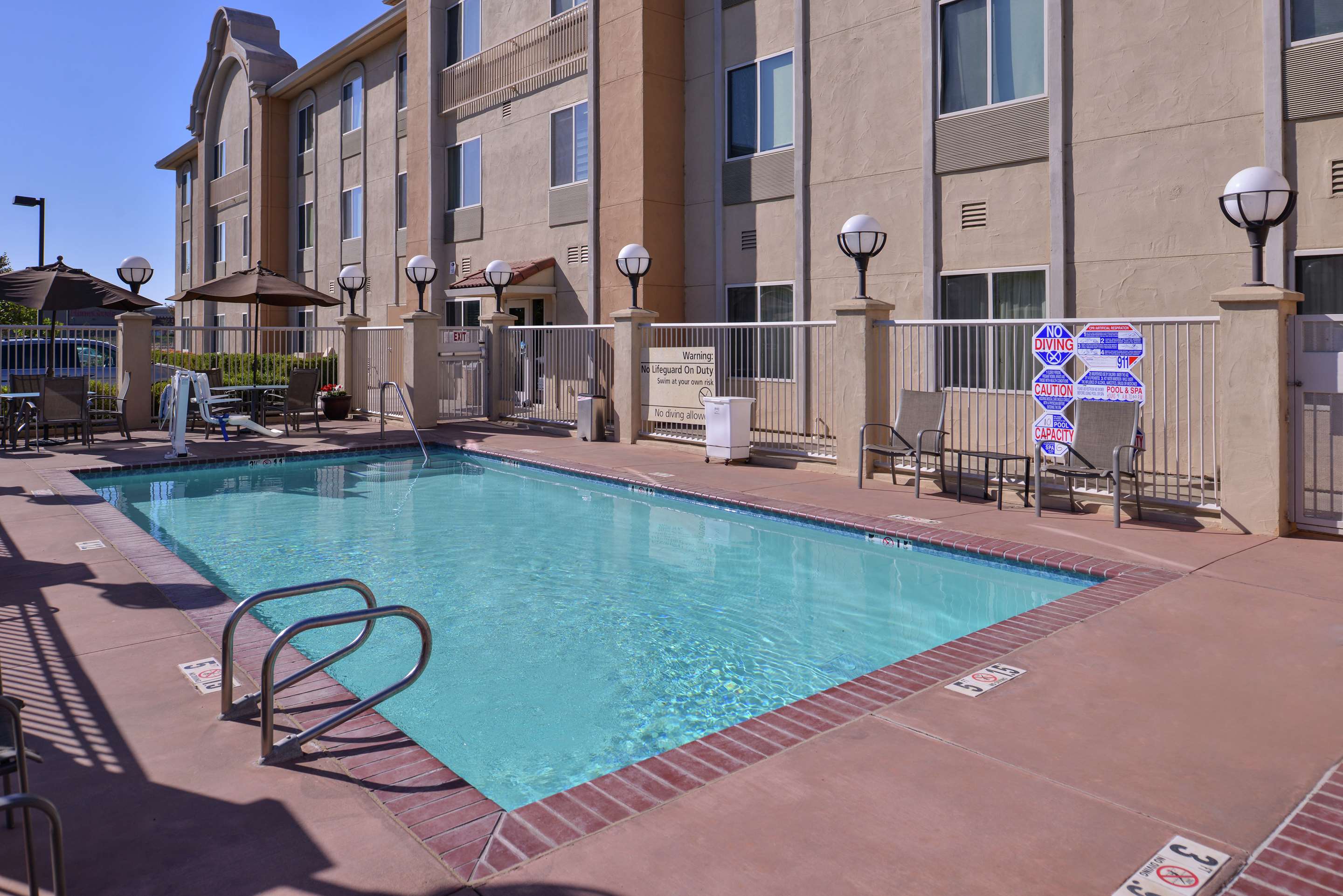 Pool | Hampton Inn & Suites Woodland-Sacramento Area
