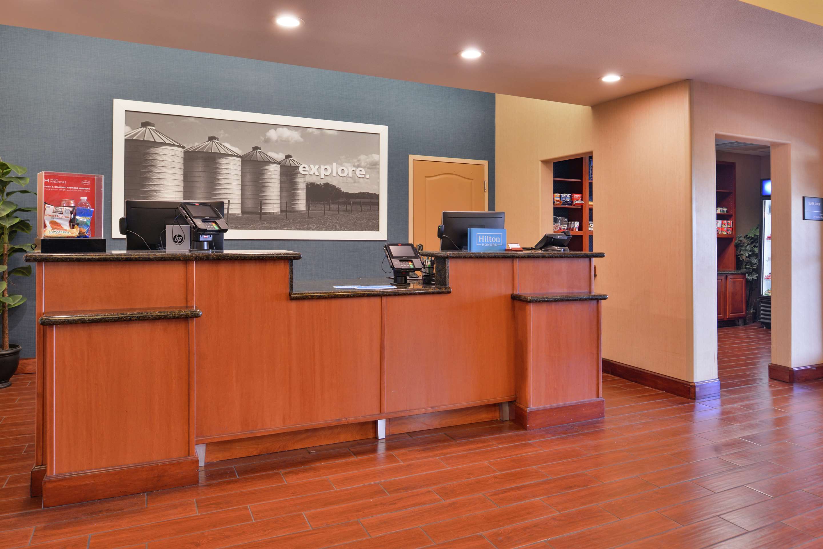 Reception | Hampton Inn & Suites Woodland-Sacramento Area