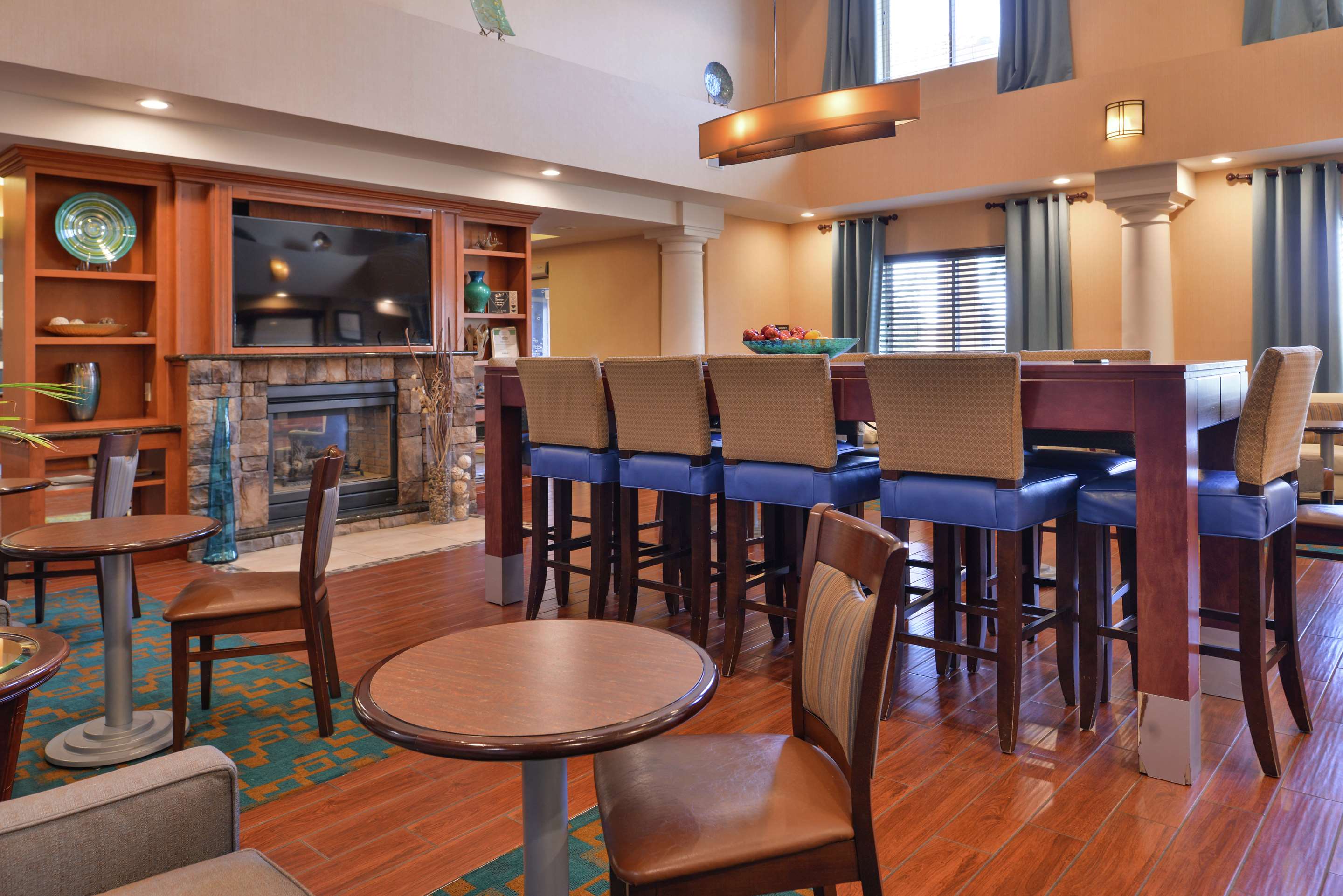 Restaurant | Hampton Inn & Suites Woodland-Sacramento Area