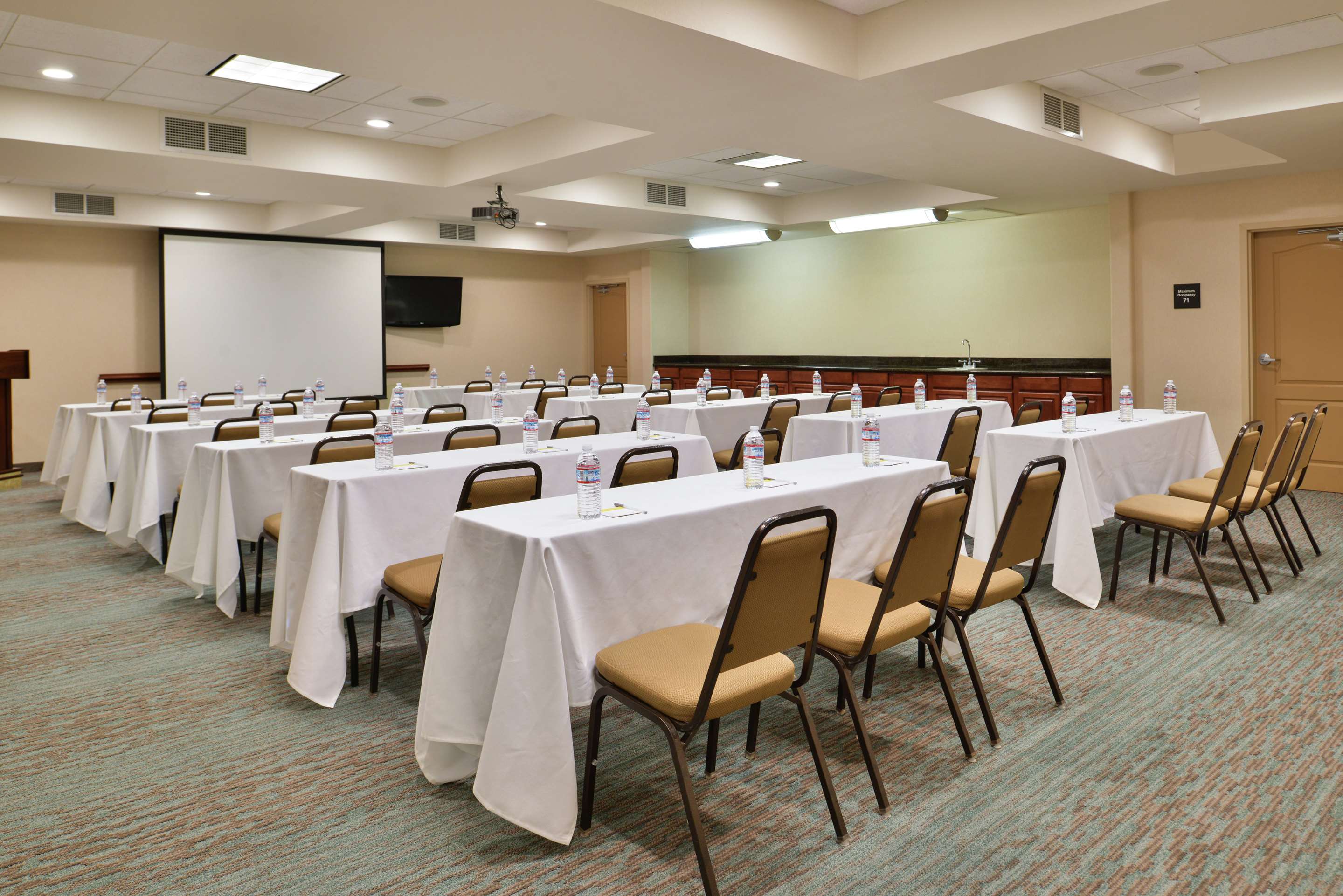Meeting Room | Hampton Inn & Suites Woodland-Sacramento Area