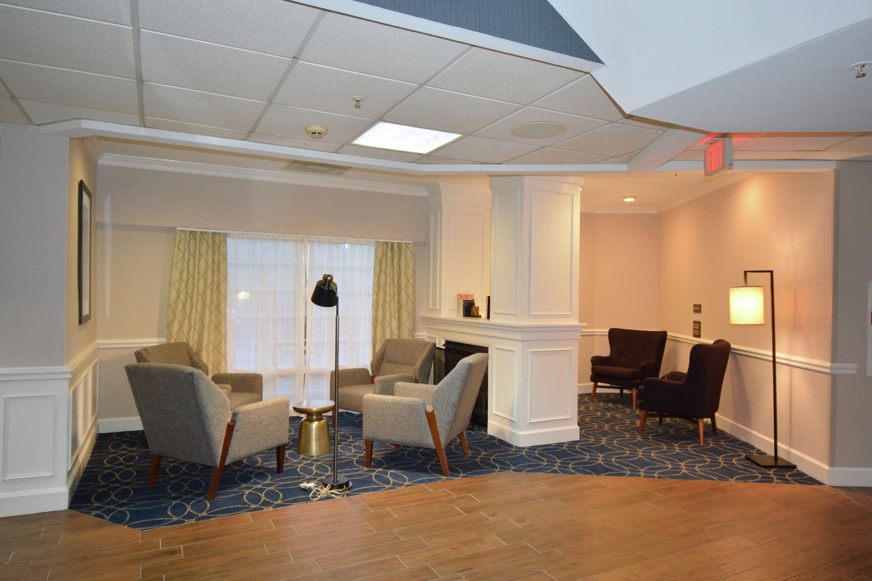 Lobby | Hampton Inn Salem East - Electric Road