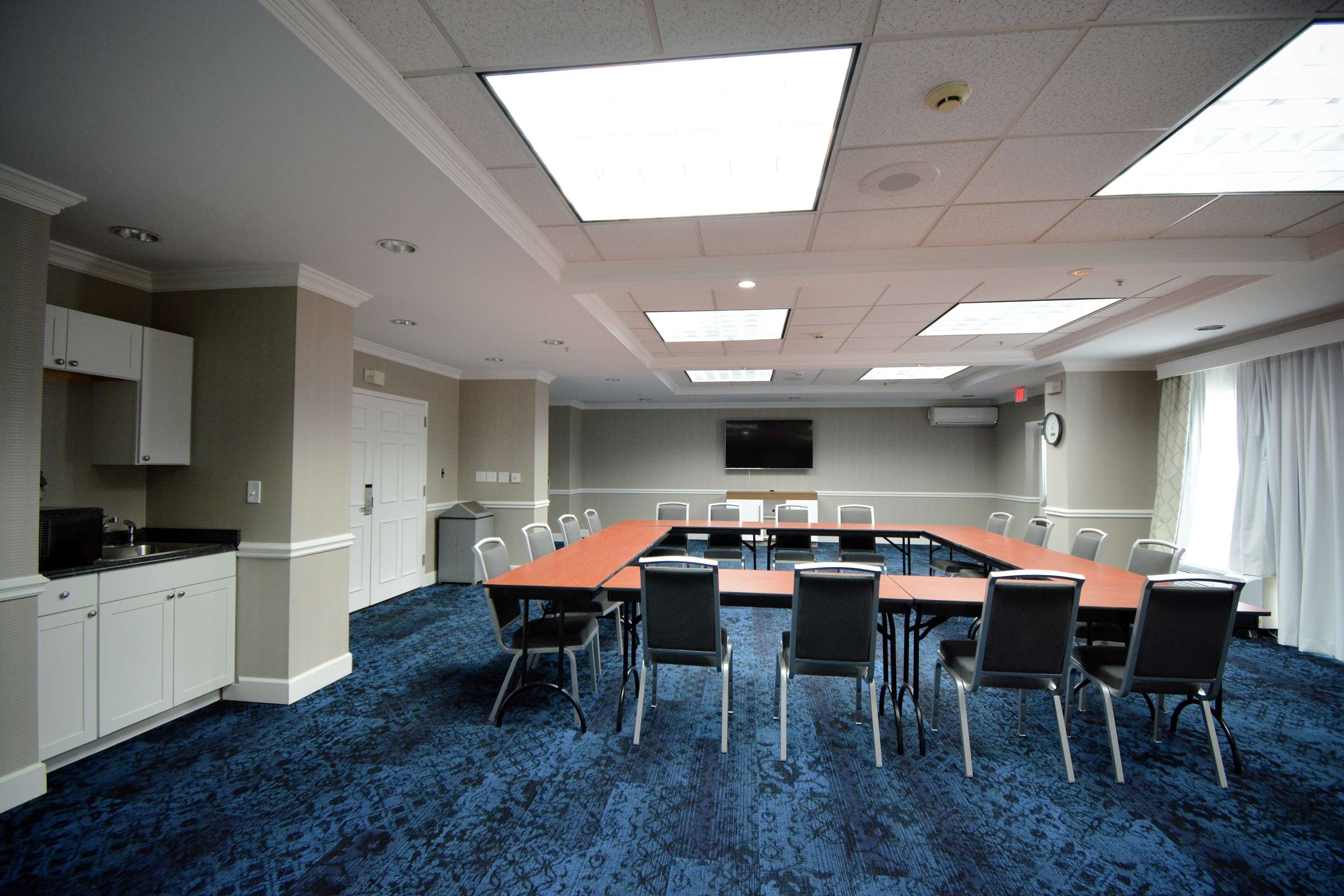 Meeting Room | Hampton Inn Salem East - Electric Road