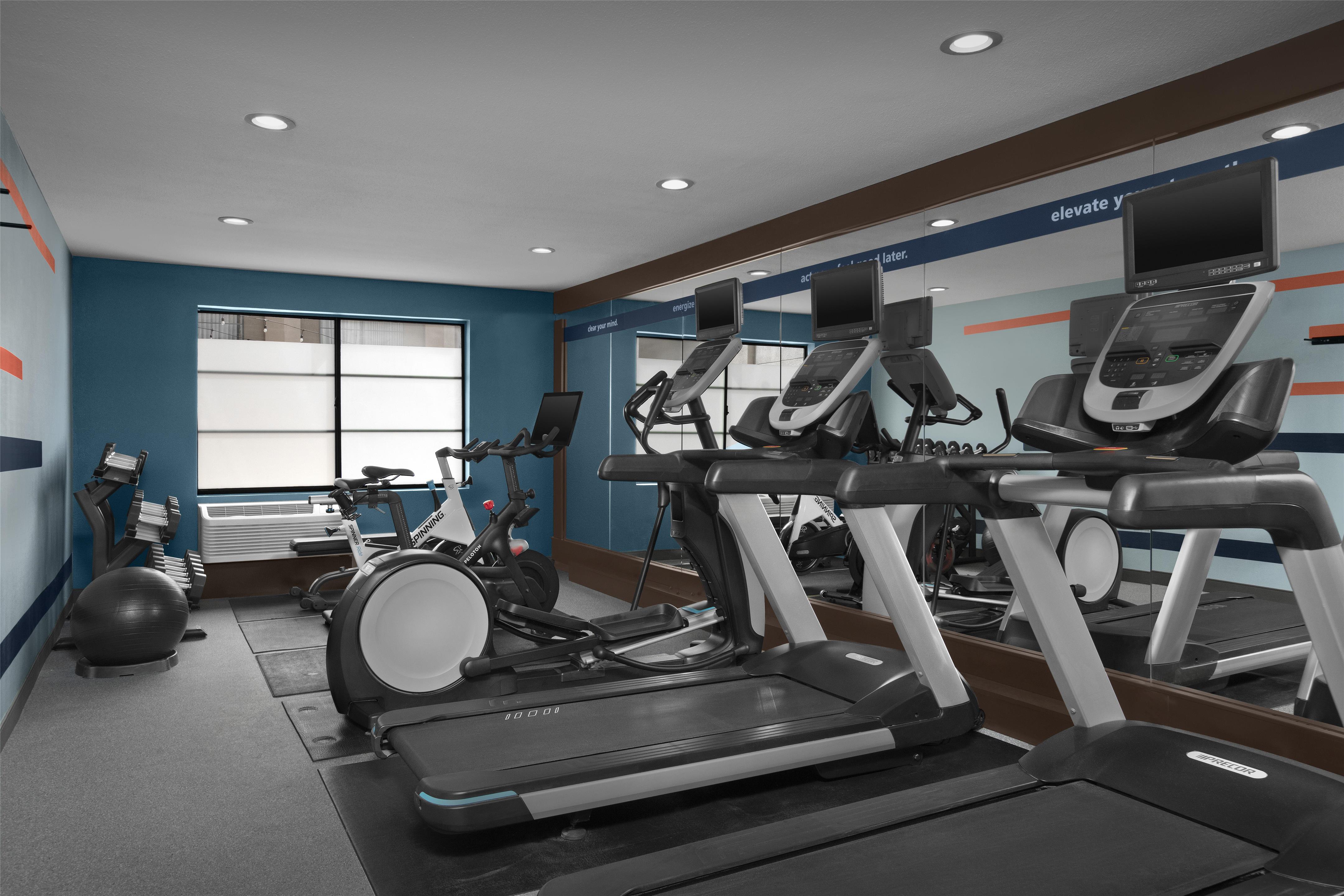 Health club fitness center gym | Hampton Inn San Diego-Downtown