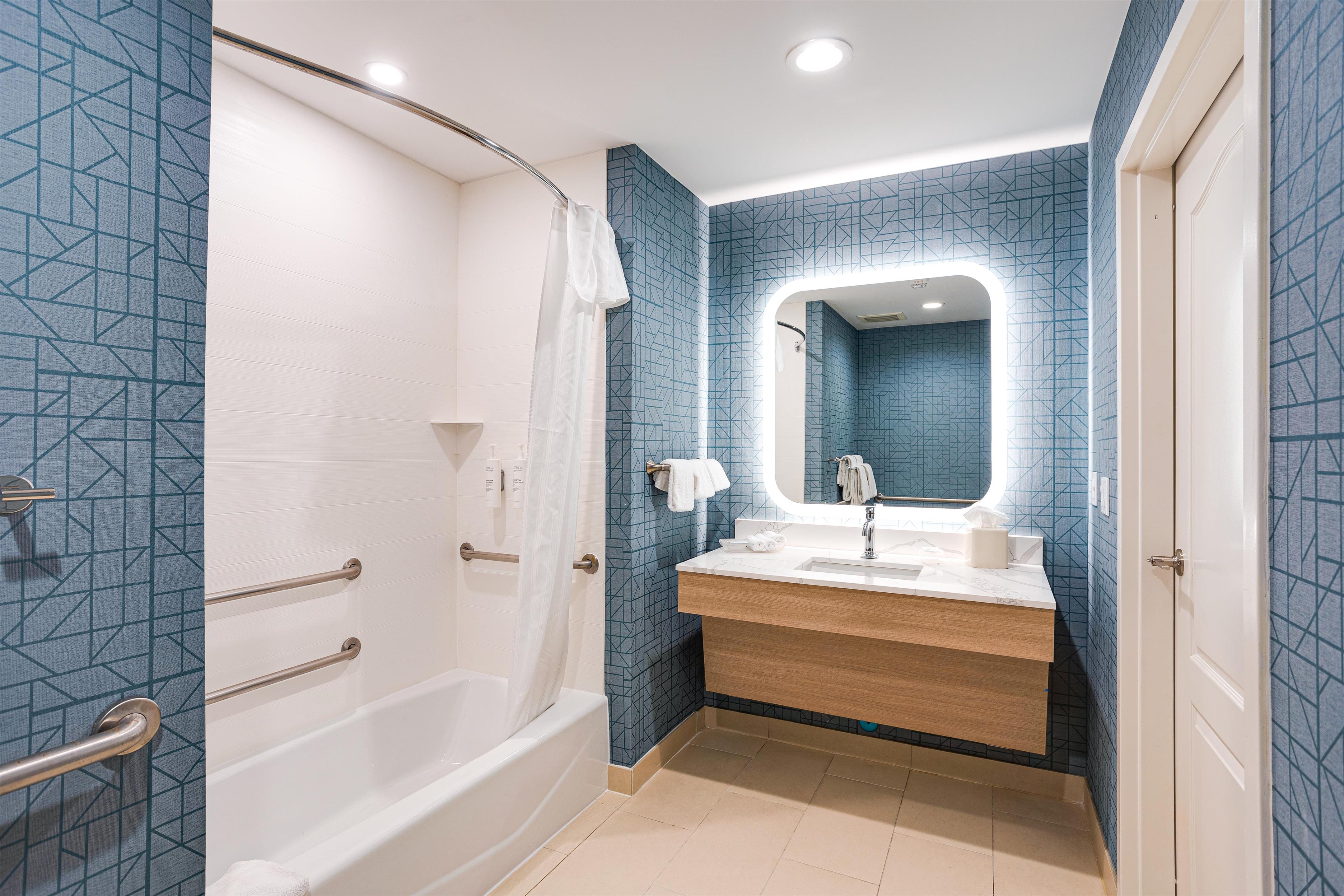 Guest room bath