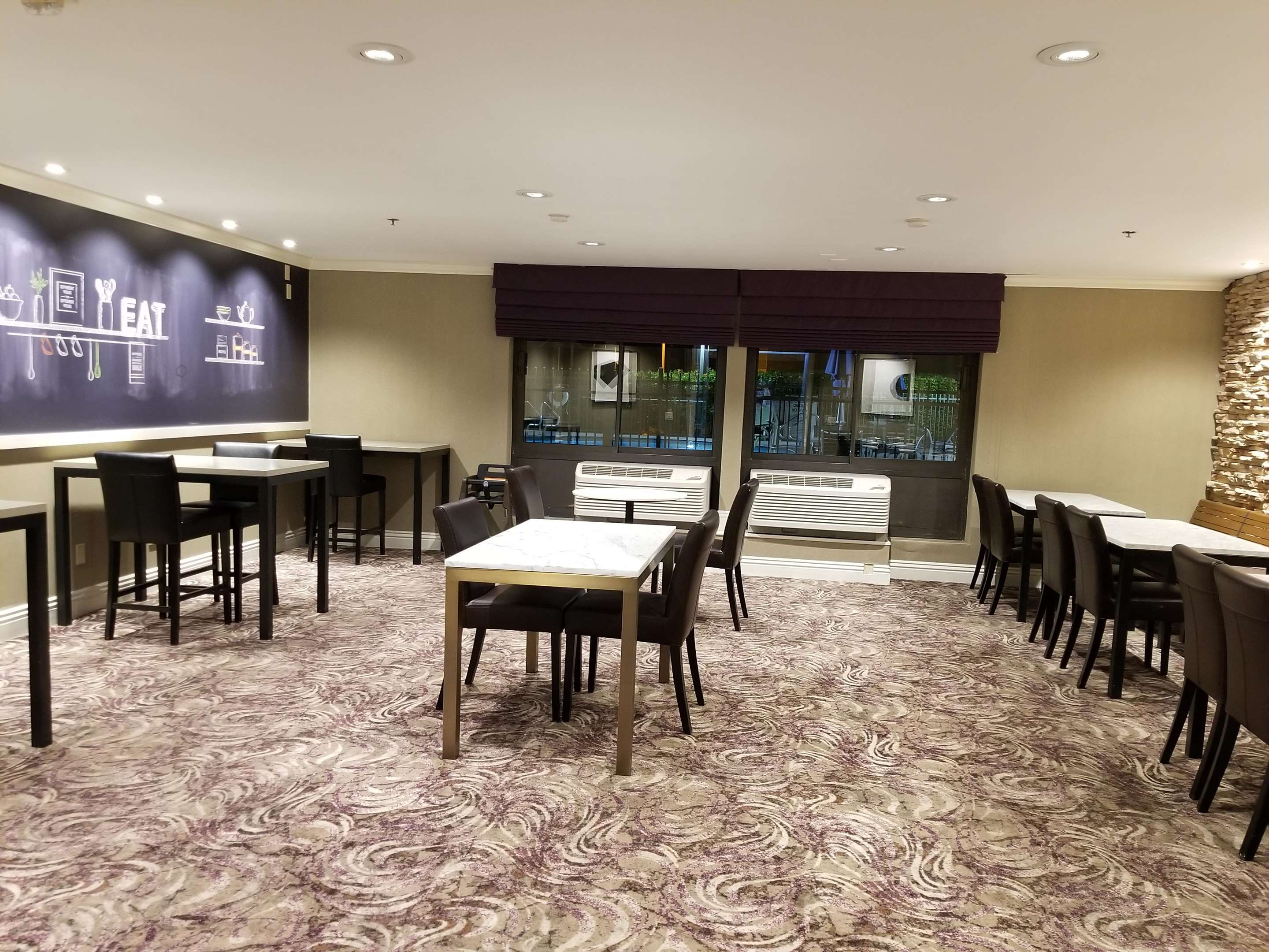 Restaurant | Hampton Inn by Hilton San Diego - Kearny Mesa