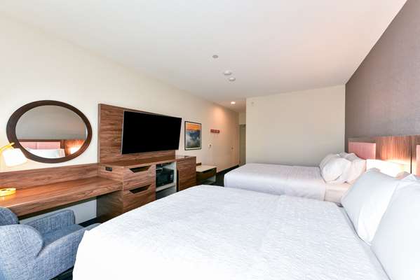  - Hampton Inn & Suites Pittsburg - CA 4, Exit 24