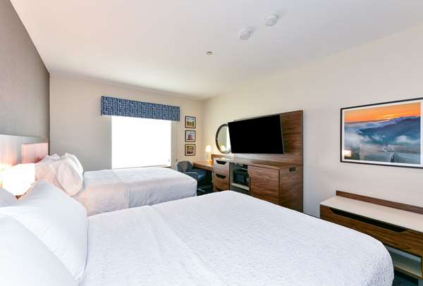  - Hampton Inn & Suites Pittsburg - CA 4, Exit 24