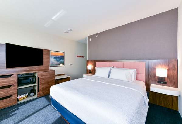  - Hampton Inn & Suites Pittsburg - CA 4, Exit 24