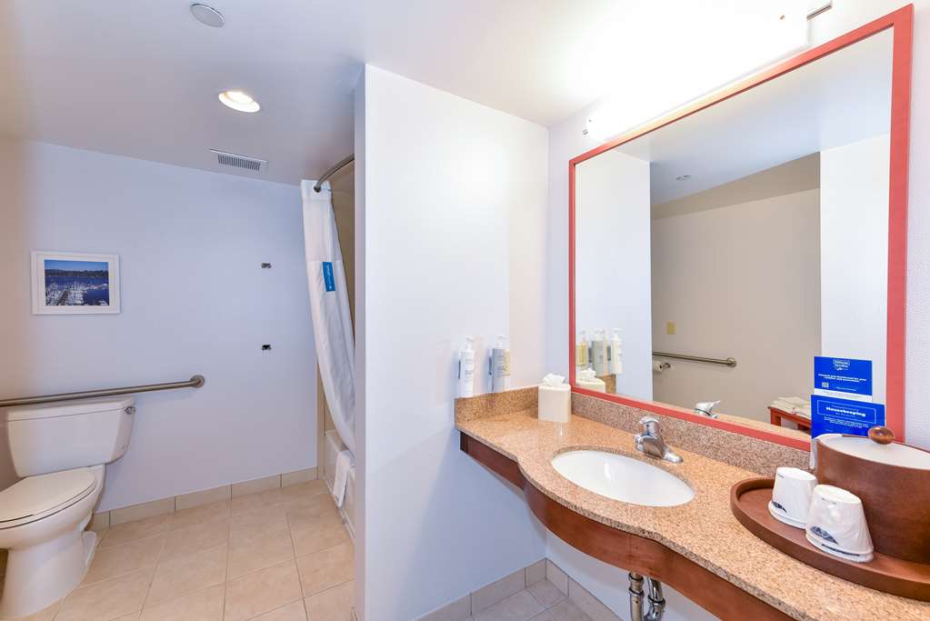 Hampton Inn & Suites Pittsburg Room Type - 1KNG MOB HEAR ACC W TUB NS