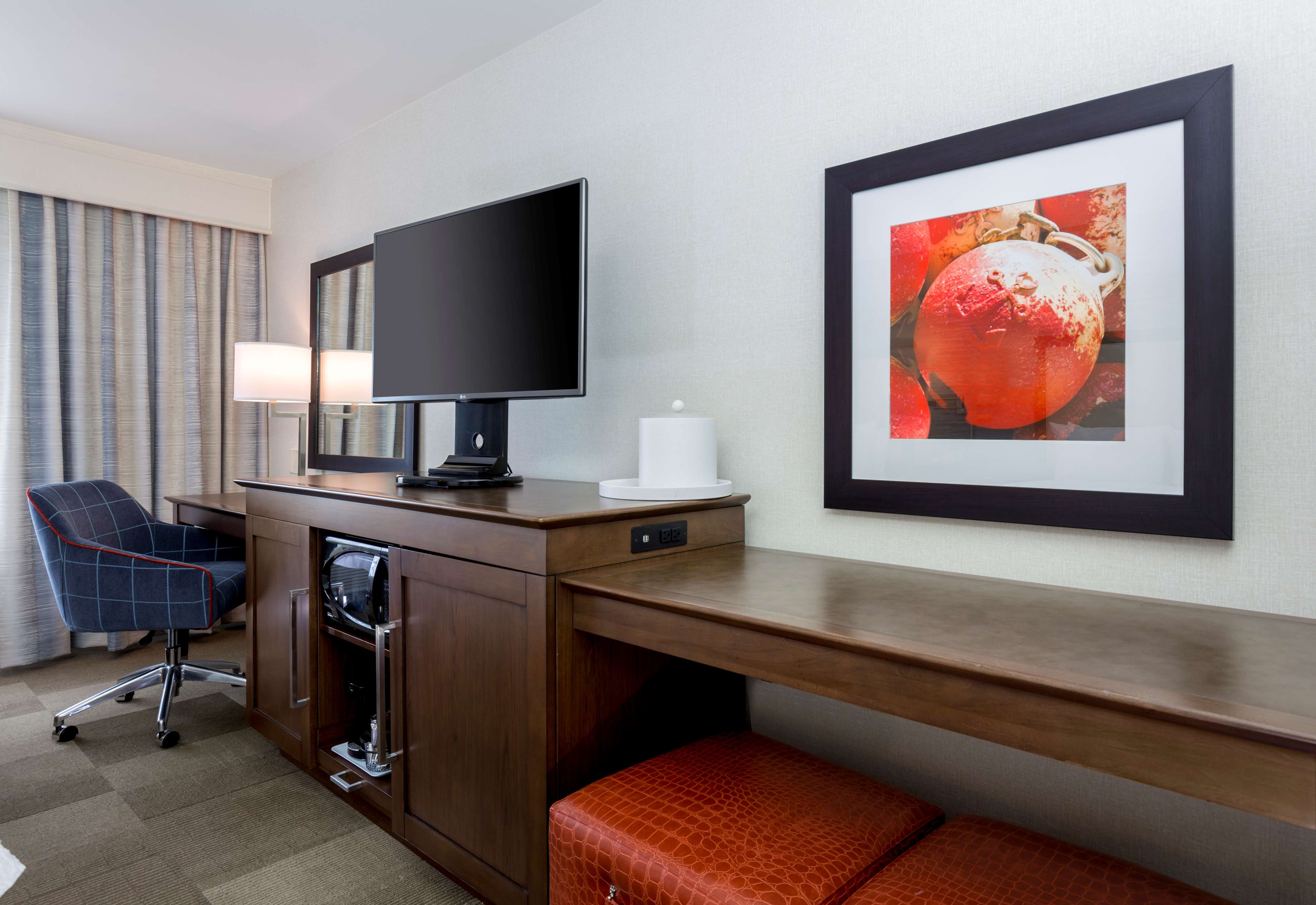 Hampton Inn & Suites San Diego Poway Room Type - 1 KING W DRINKS-SNACKS NS