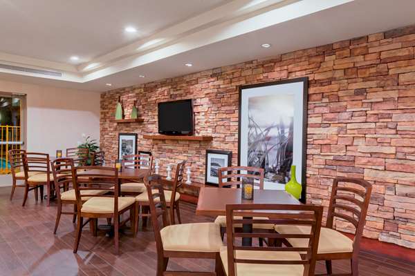 Restaurant - Hampton Inn San Marcos - CA 78, Exit 13