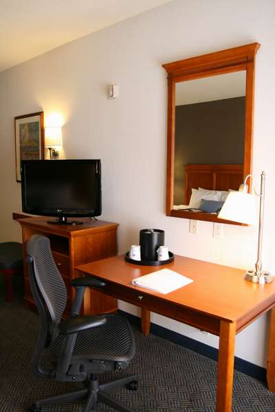  - Hampton Inn San Marcos - CA 78, Exit 13