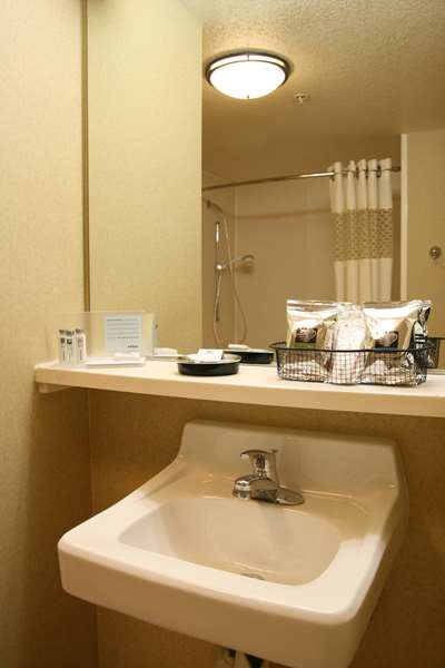  - Hampton Inn San Marcos - CA 78, Exit 13