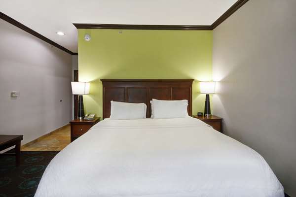  - Hampton Inn Northeast San Antonio - I-35 & I-410, Exit 164A