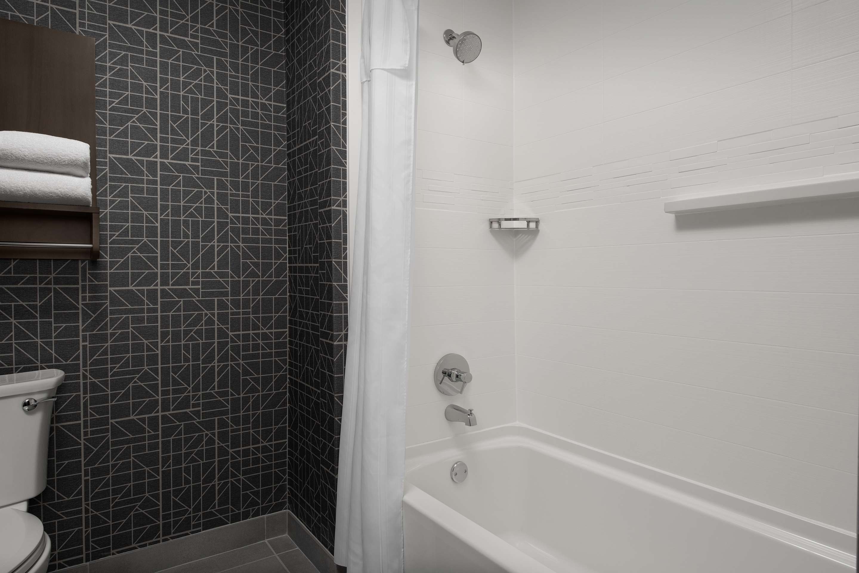 Guest room bath