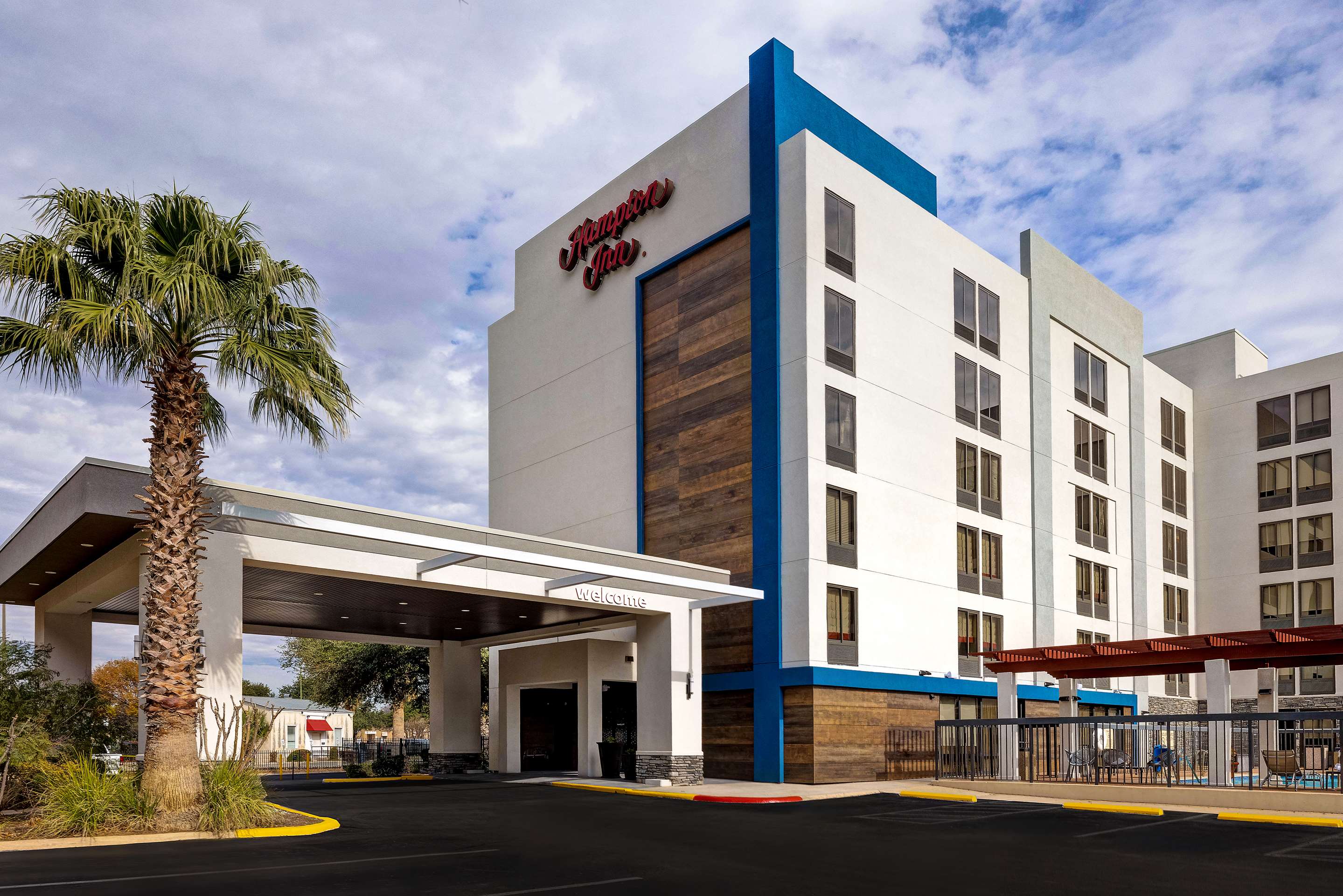 Exterior | Hampton Inn San Antonio-Downtown (River Walk)