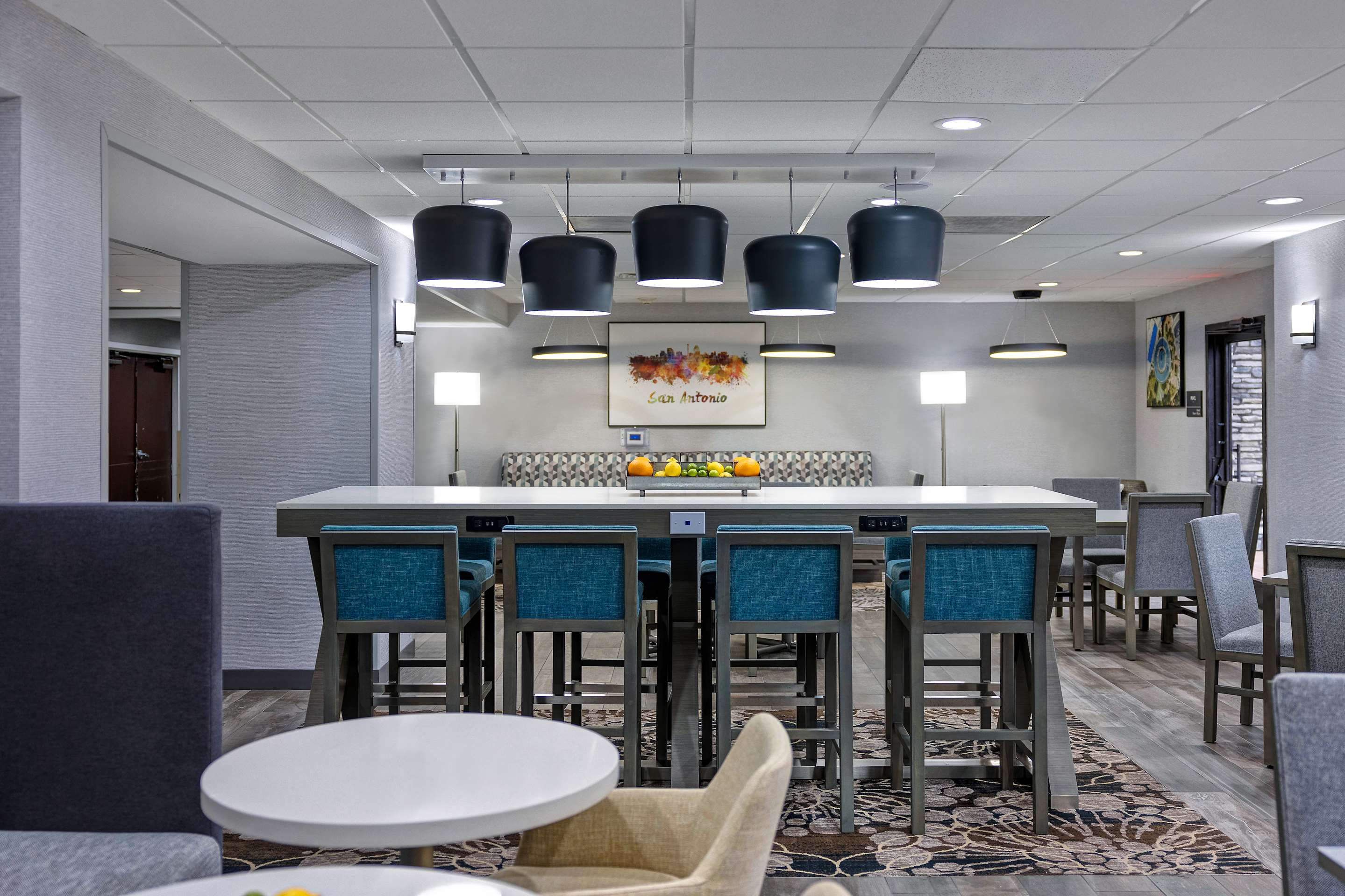 Breakfast Area | Hampton Inn San Antonio-Downtown (River Walk)