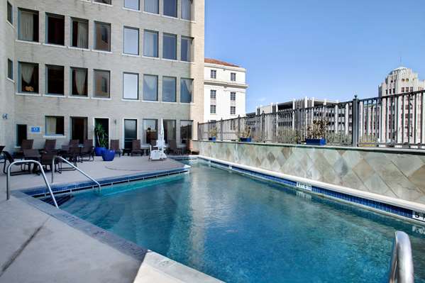 Pool - Emily Morgan Hotel San Antonio